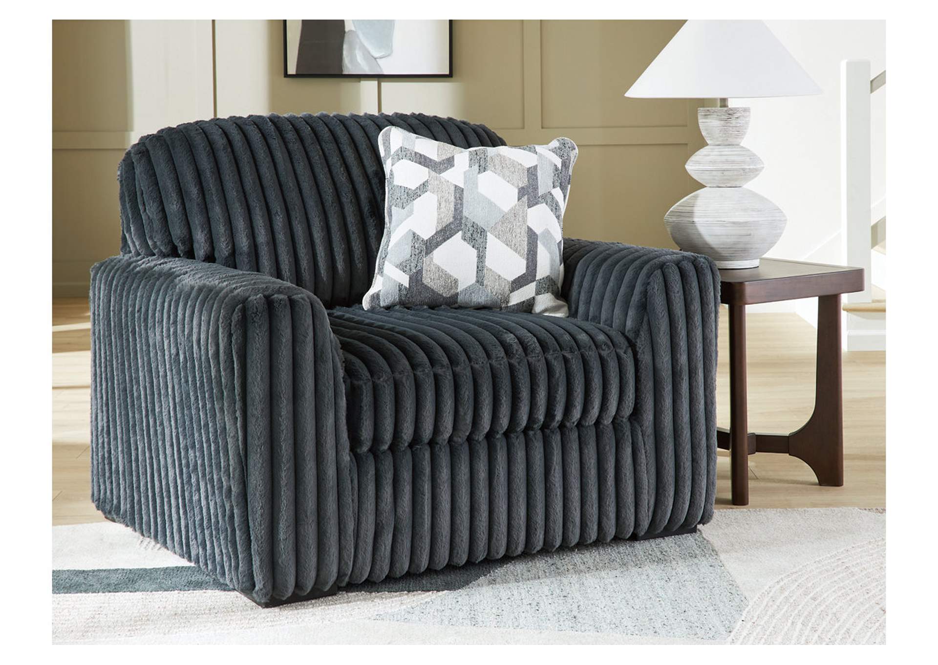 Midnight-Madness Oversized Chair image 2