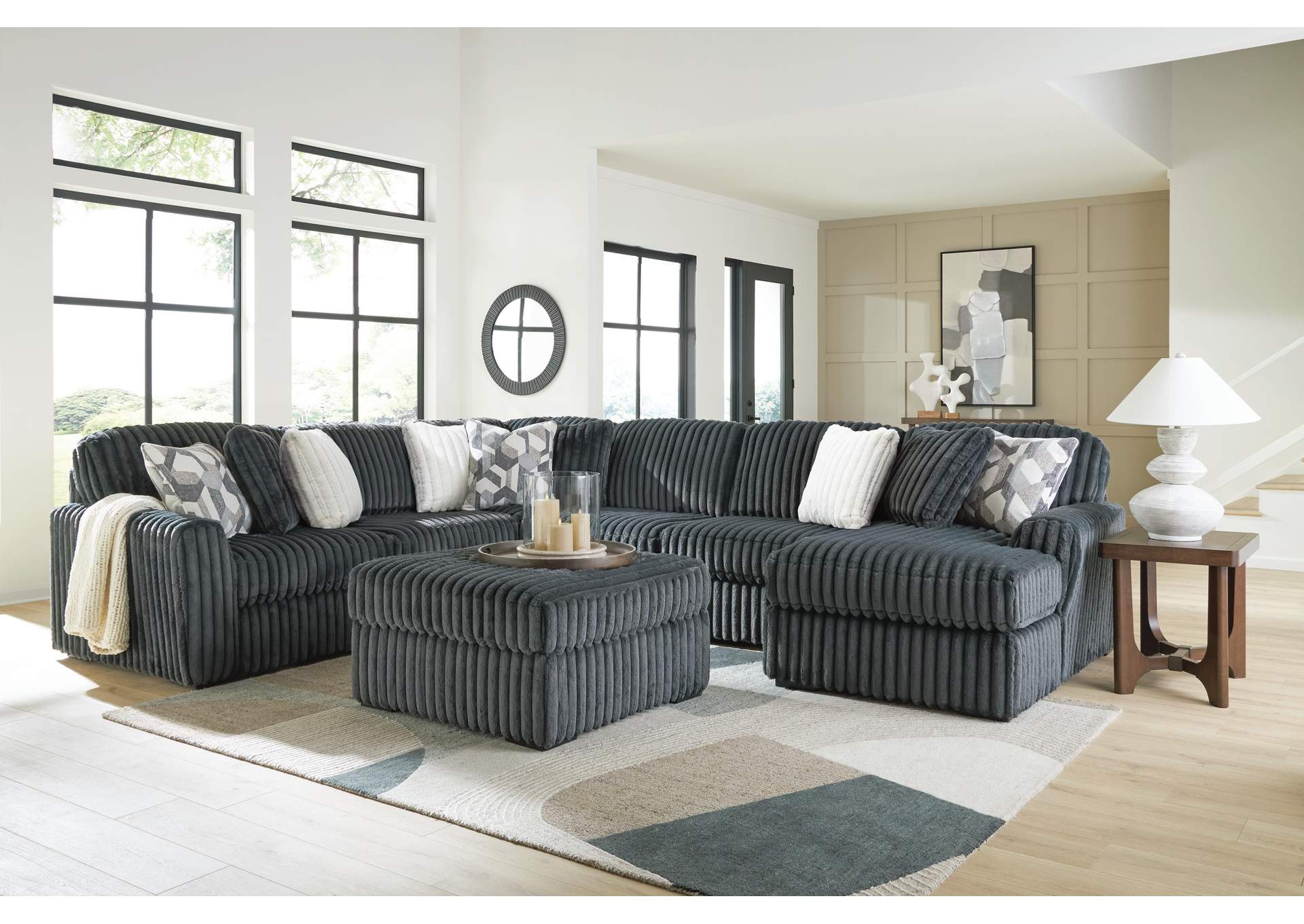 Midnight-Madness 6-Piece Sectional with Chaise image 4