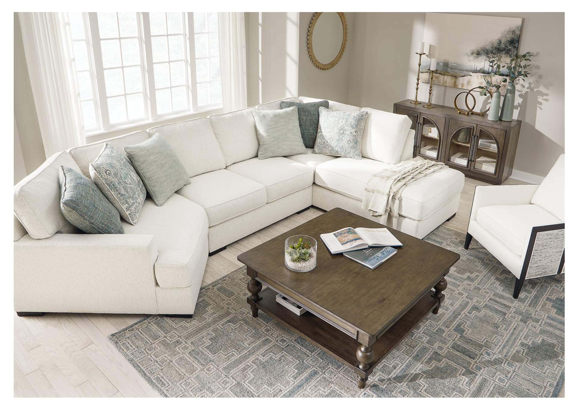 Flynndale 3-Piece Sectional with Chaise