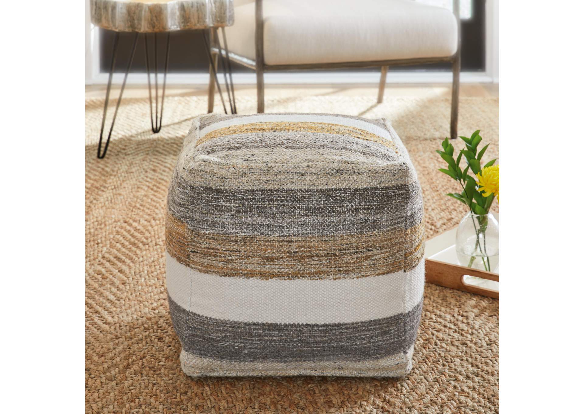 Josalind Pouf image 2