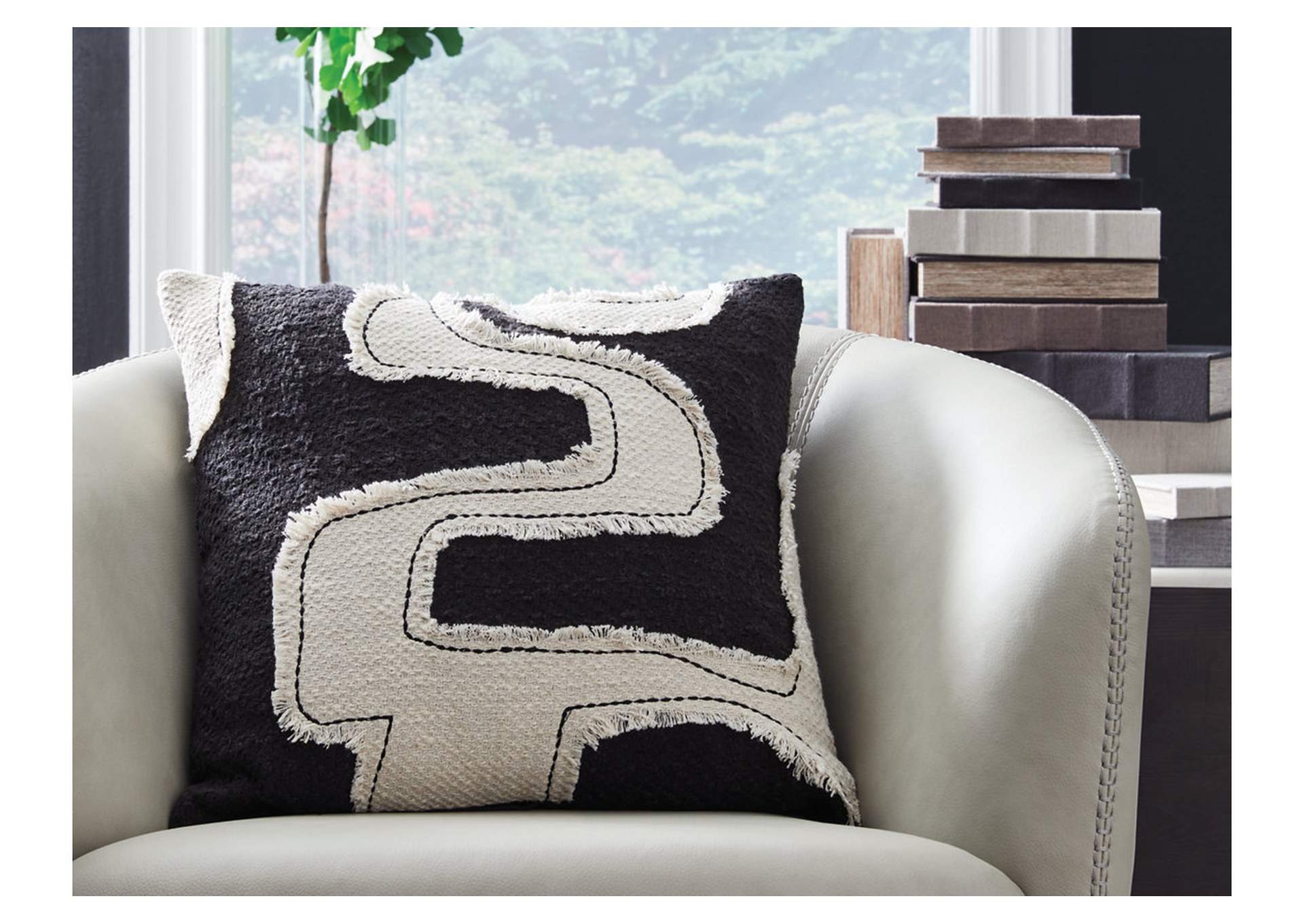 Veerbank Pillow (Set of 4) image 2