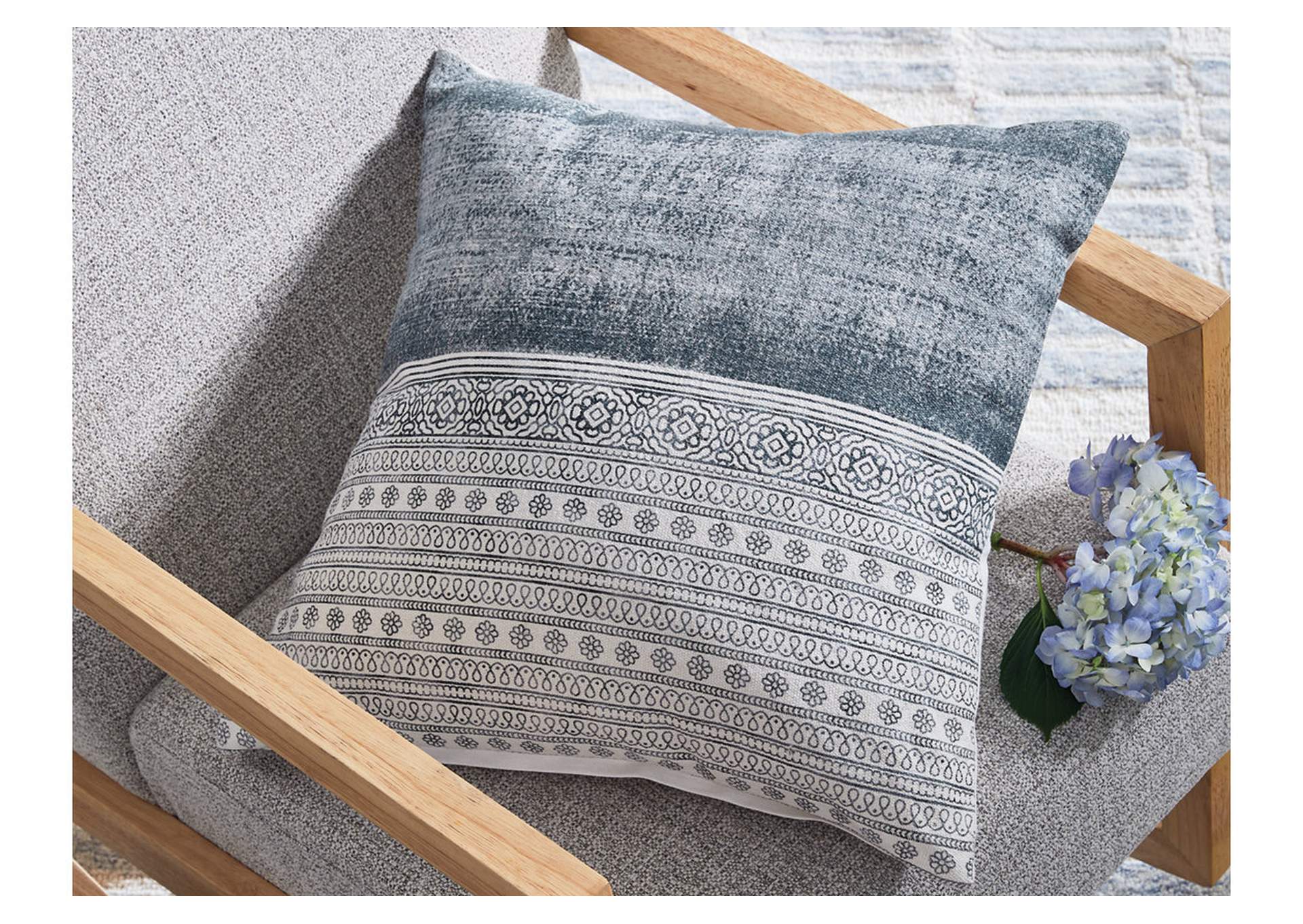 Harperville Pillow (Set of 4) image 2