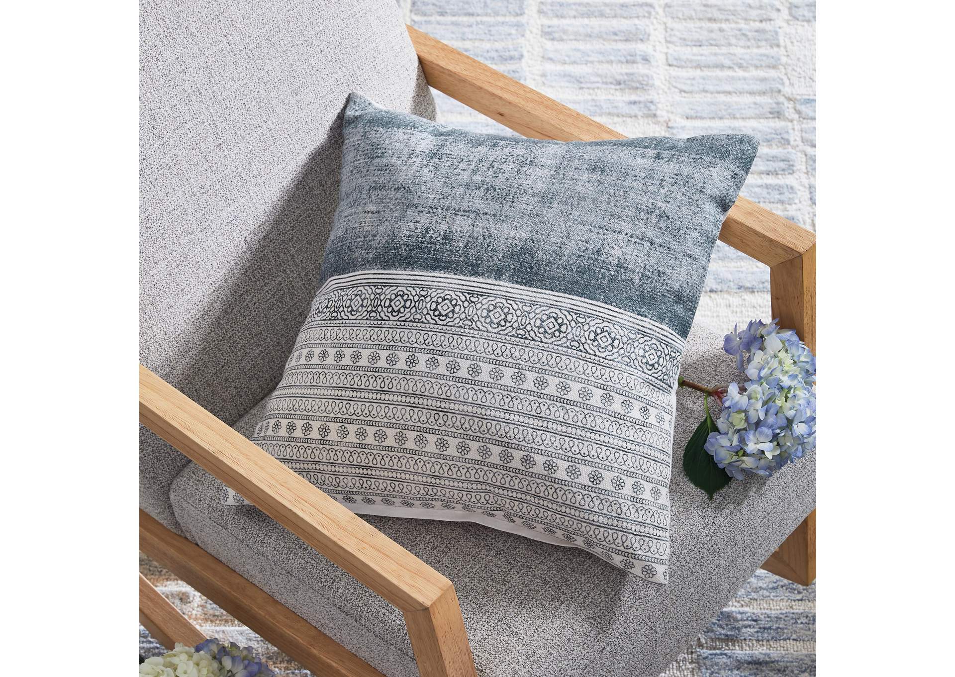 Harperville Pillow (Set of 4) image 4