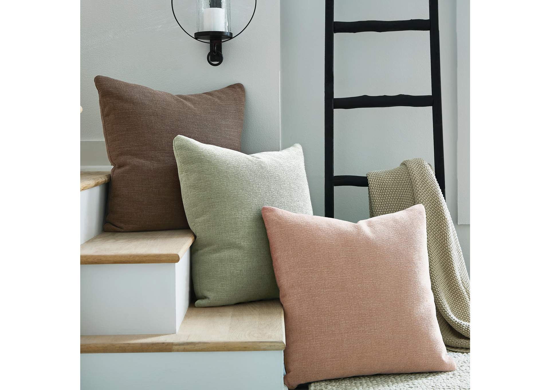 Brockbert Pillow (Set of 4) image 2