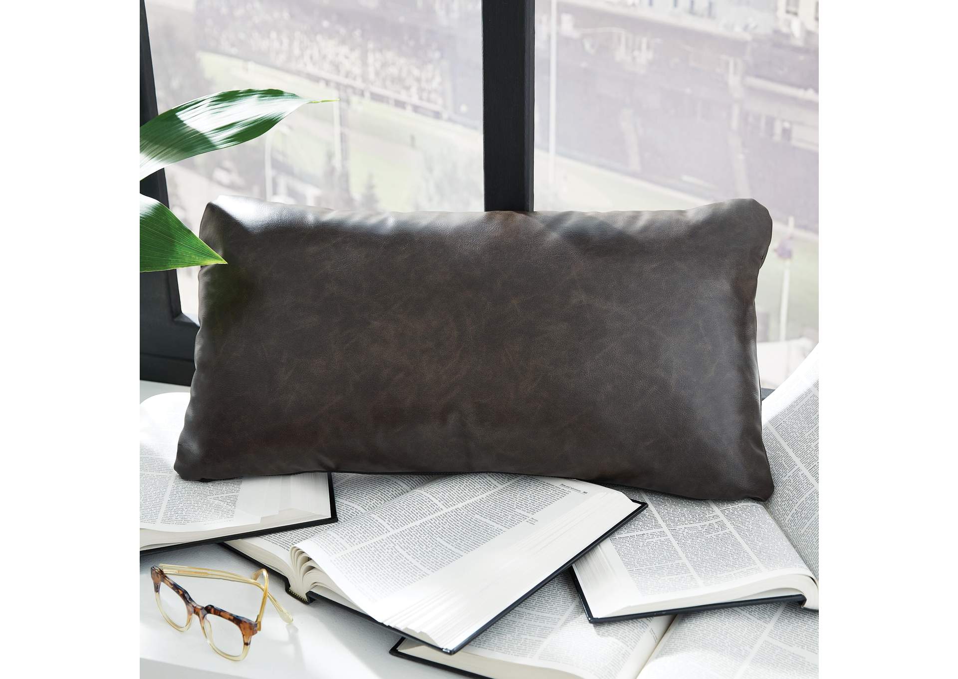 Danvale Pillow (Set of 4) image 4