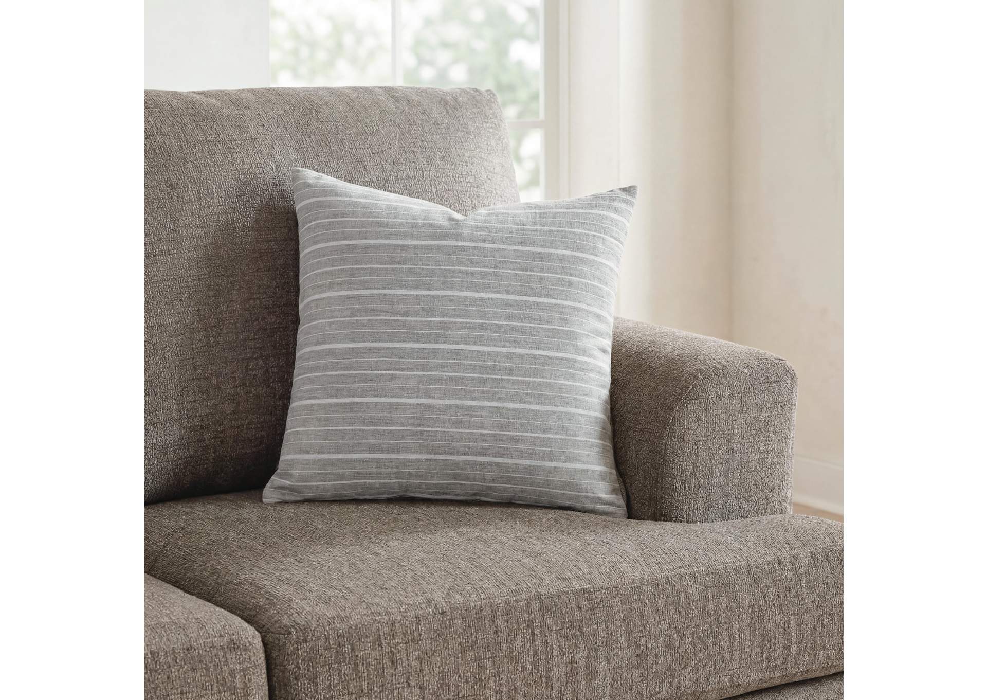 Vernthrone Pillow (Set of 4) image 2
