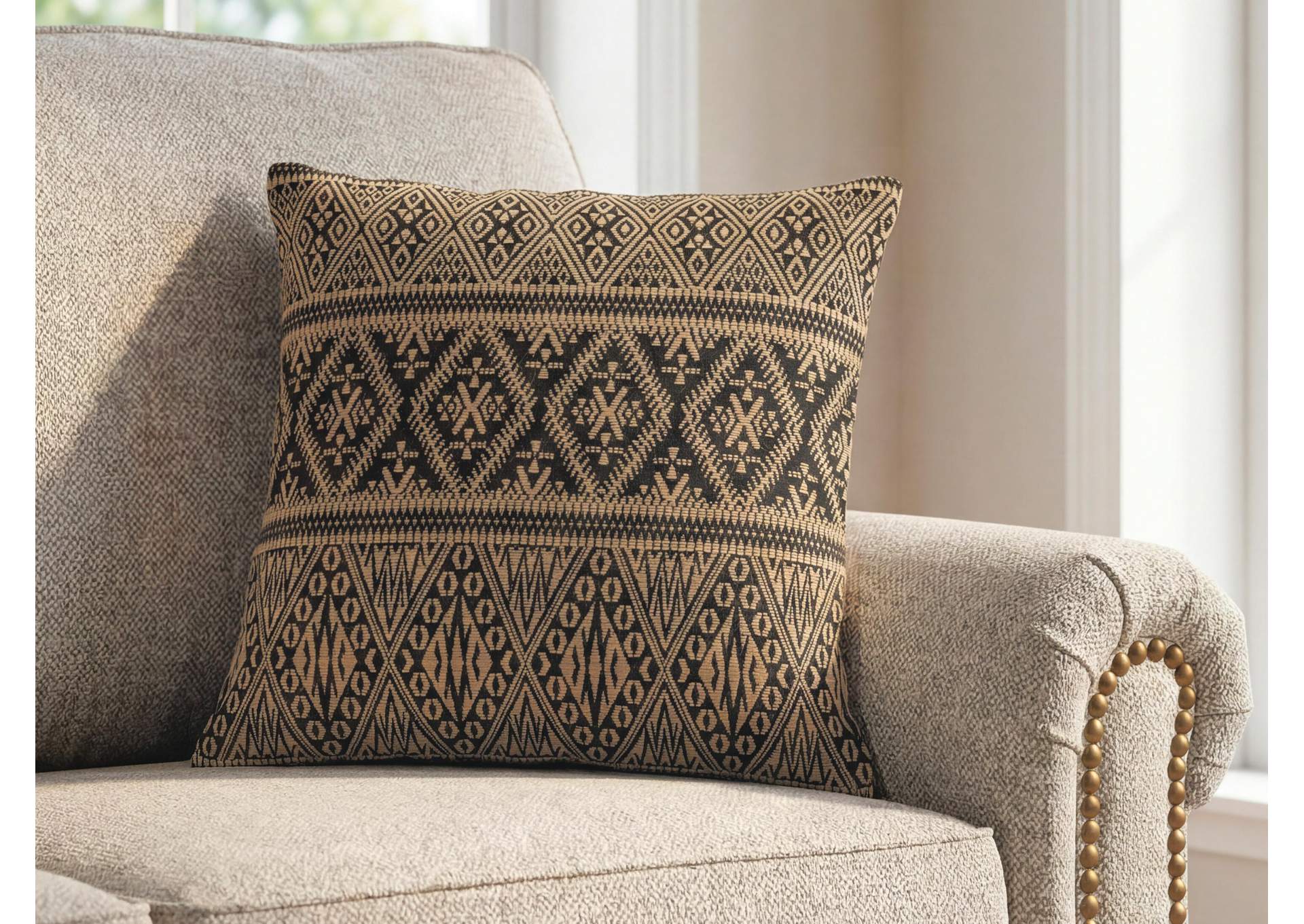 Davinwood Pillow image 3