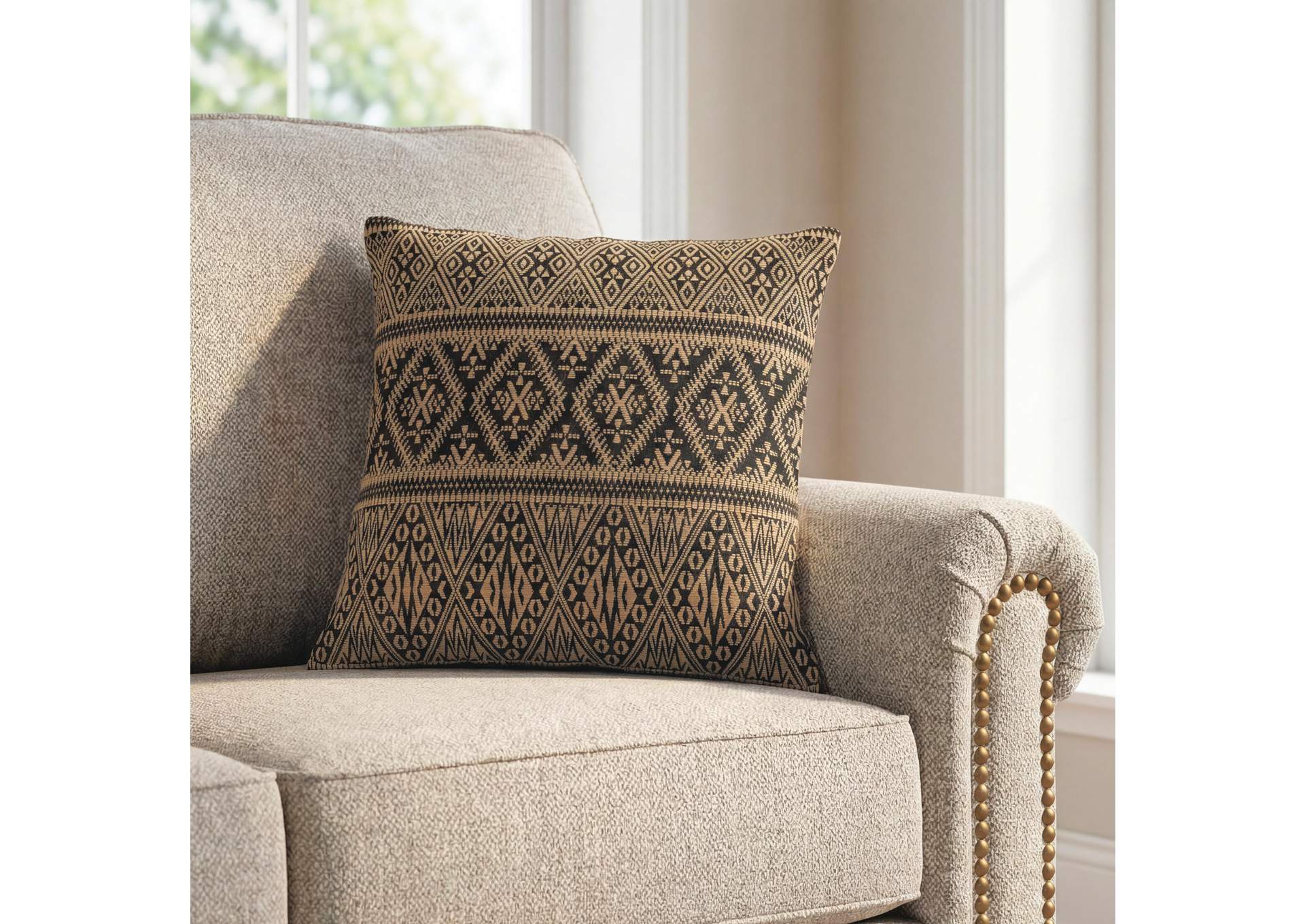 Davinwood Pillow (Set of 4) image 2