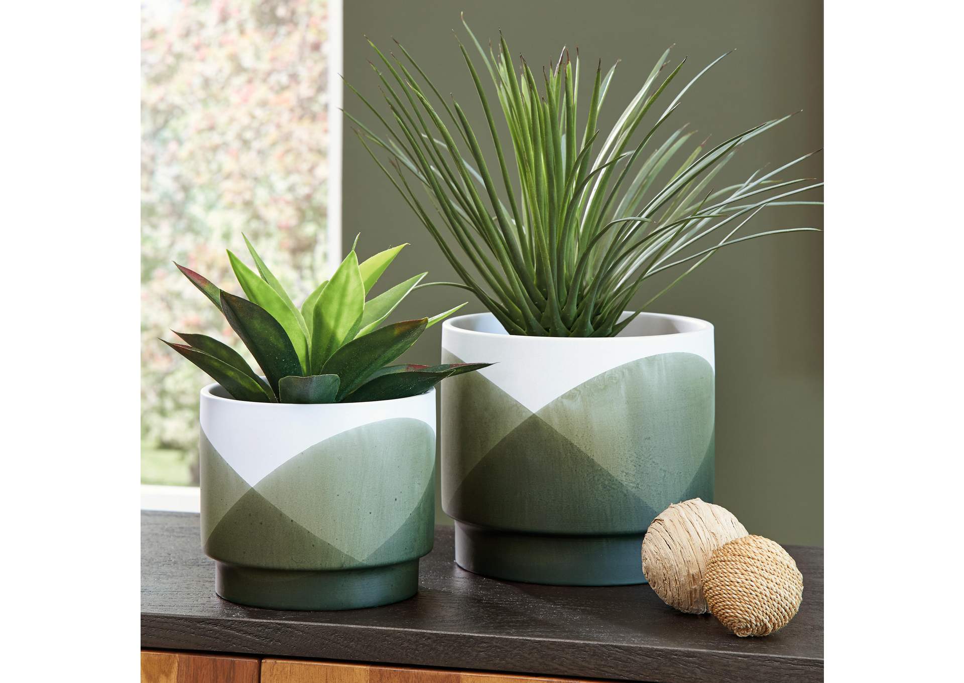 Ardenridge Planter (Set of 2) image 3