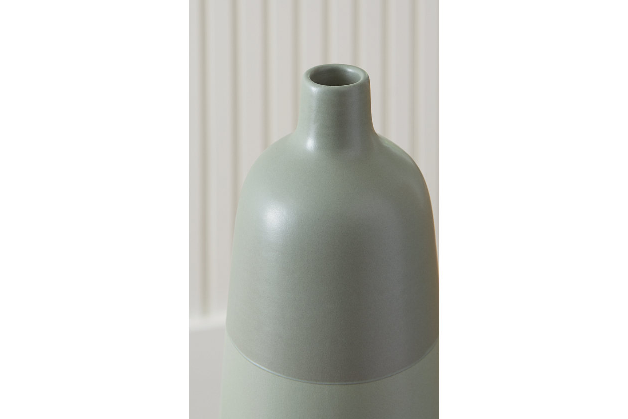 Peerland Vase