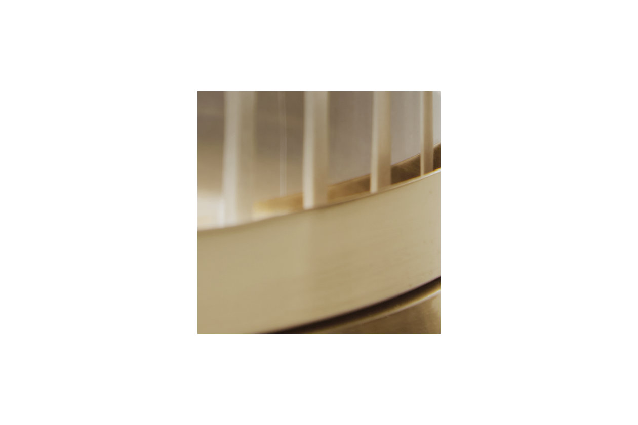 Aavinson Candle Holder