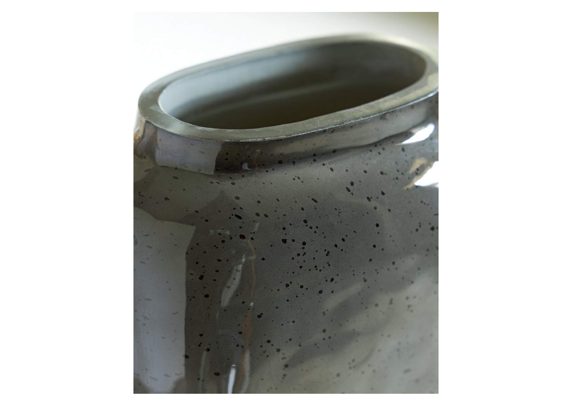 Kierlain Vase image 3