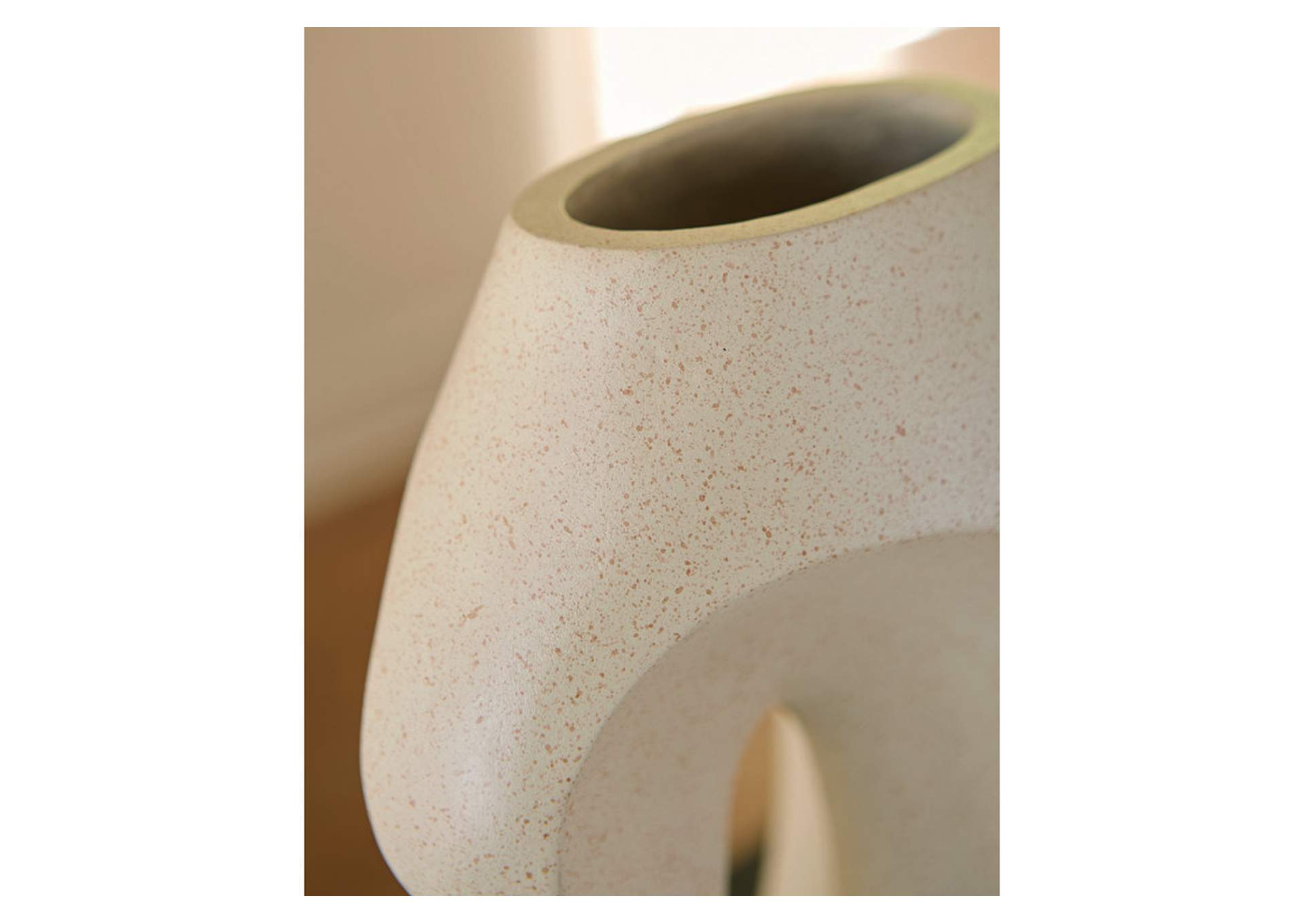 Odion Vase image 4
