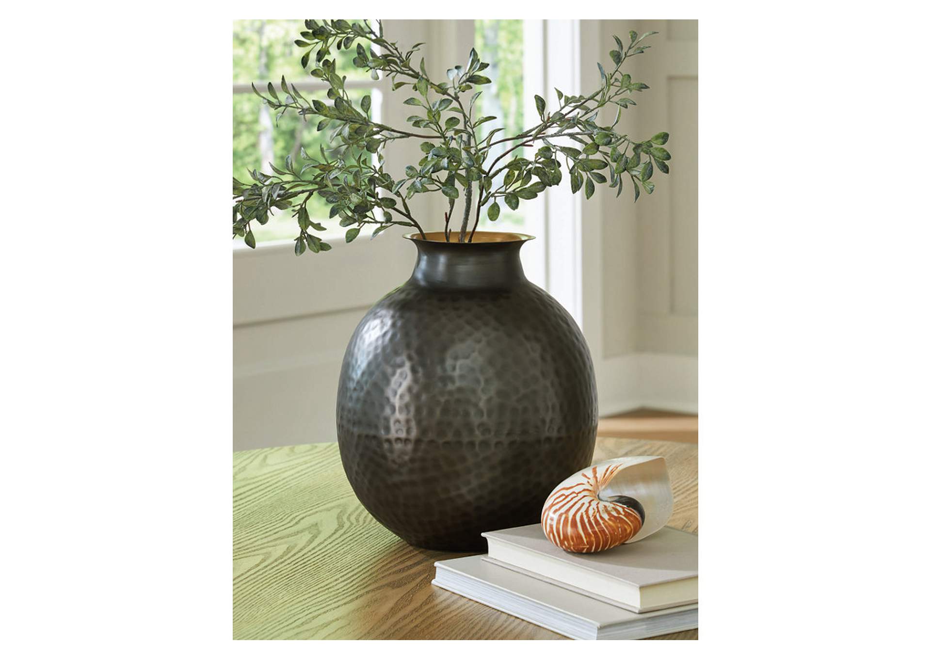 Woody Vase image 2