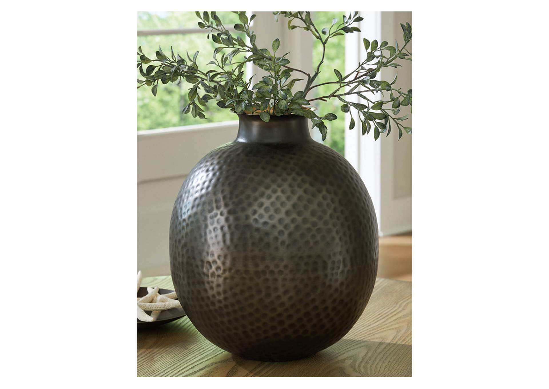 Woody Vase image 2