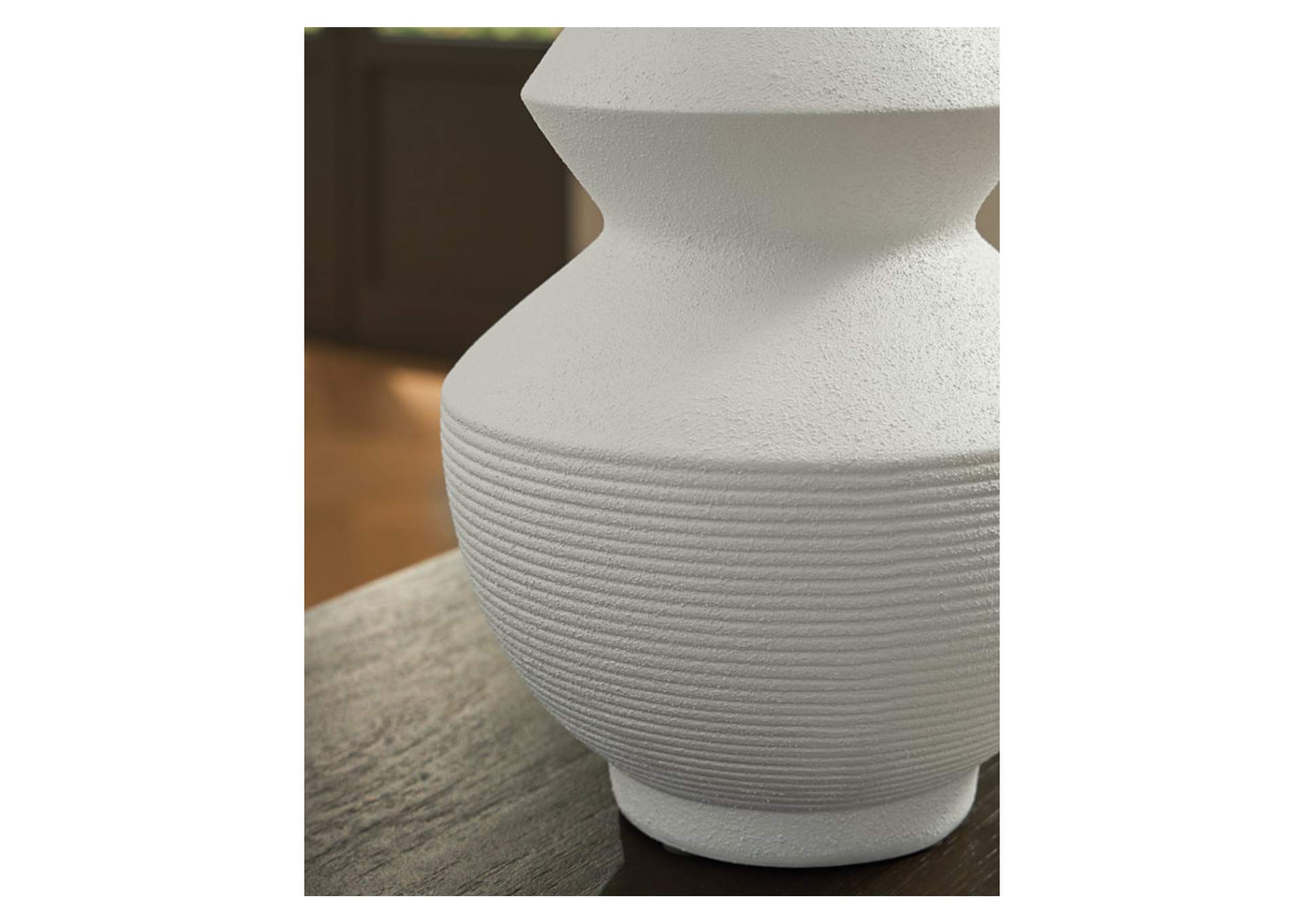 Naveen Vase image 3
