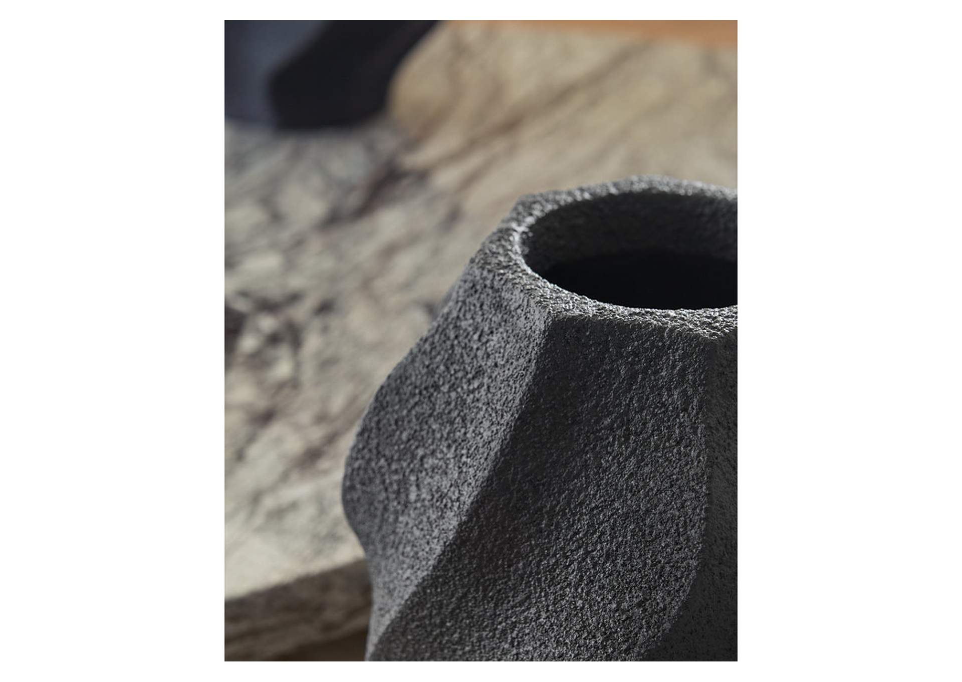 Judworth Vase image 4
