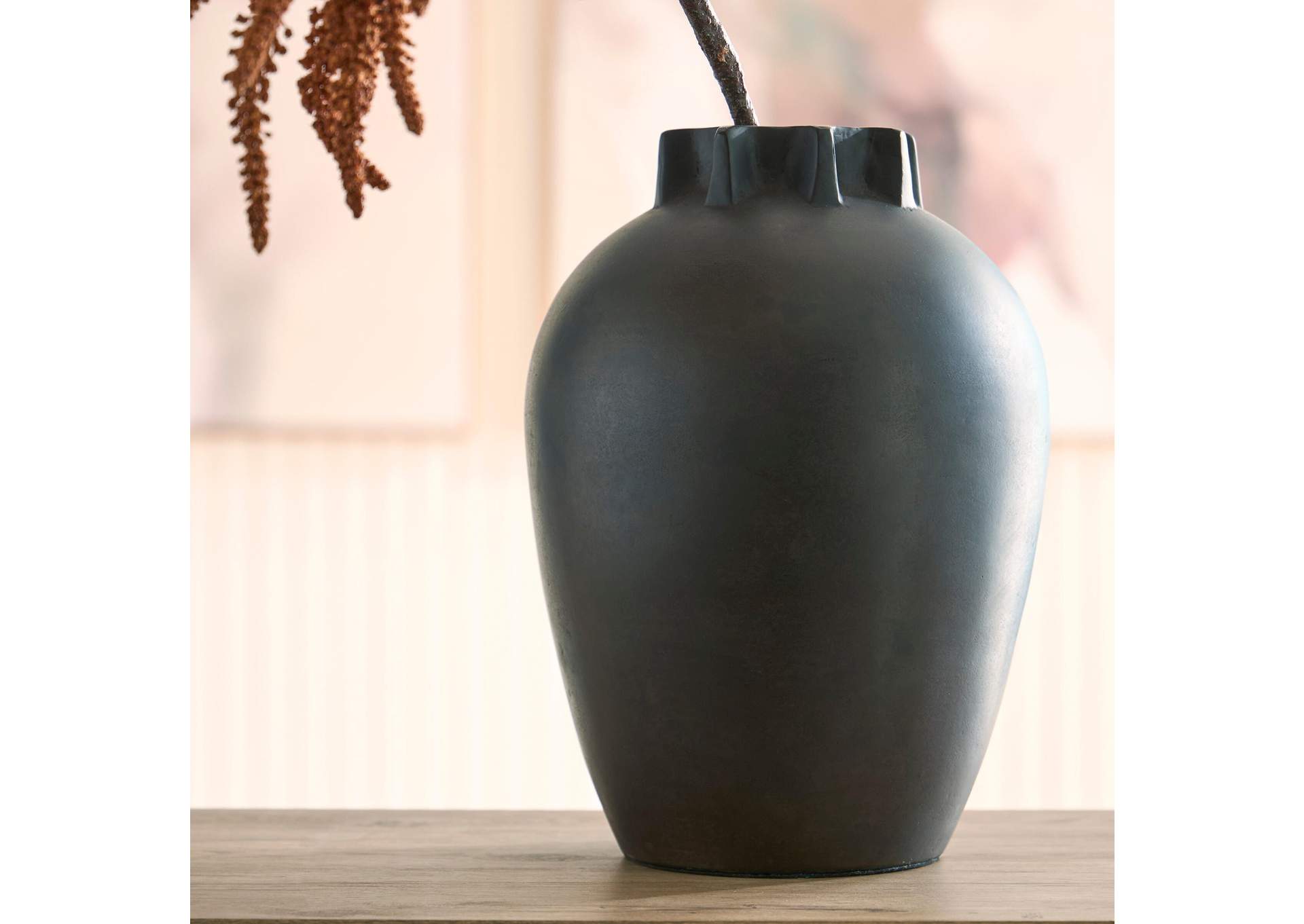 Kaslett Vase image 2