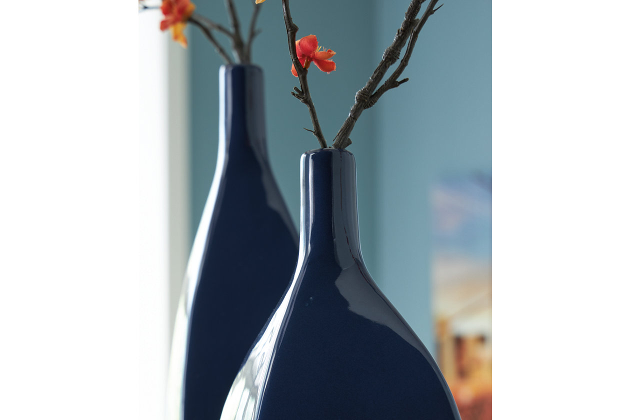 Abtinson Vase