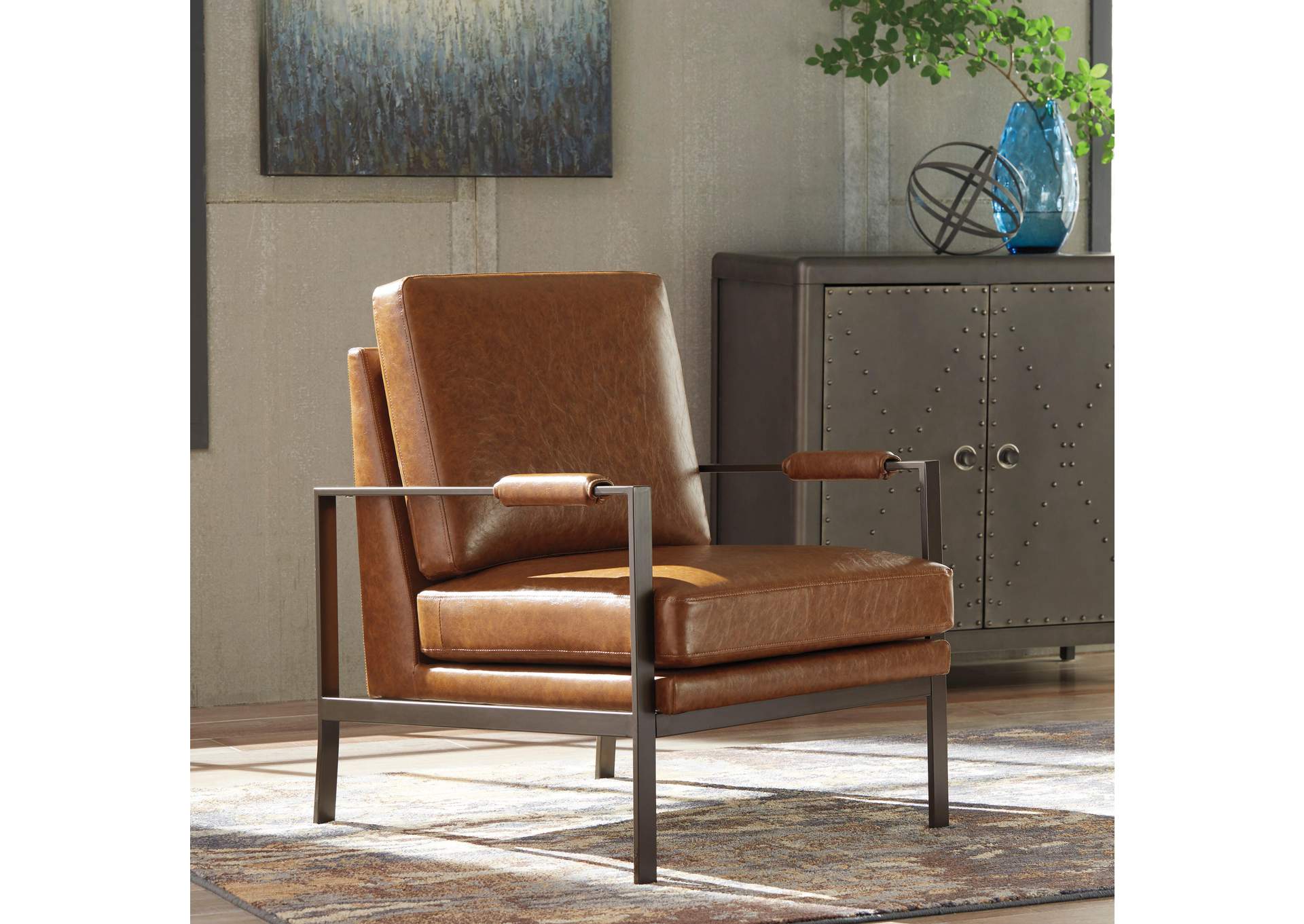Peacemaker Accent Chair image 4