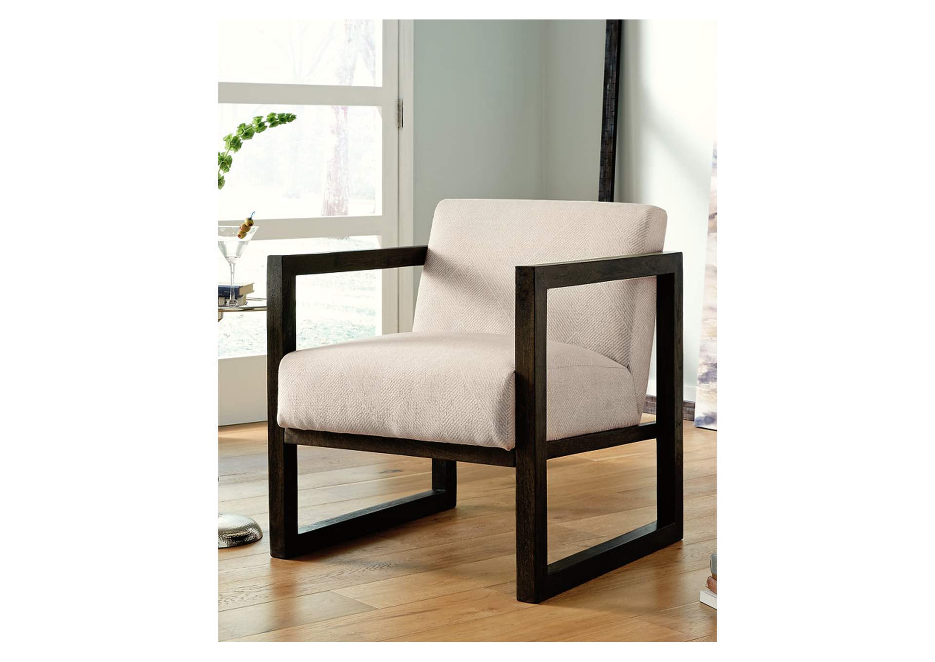Alarick Accent Chair image 2