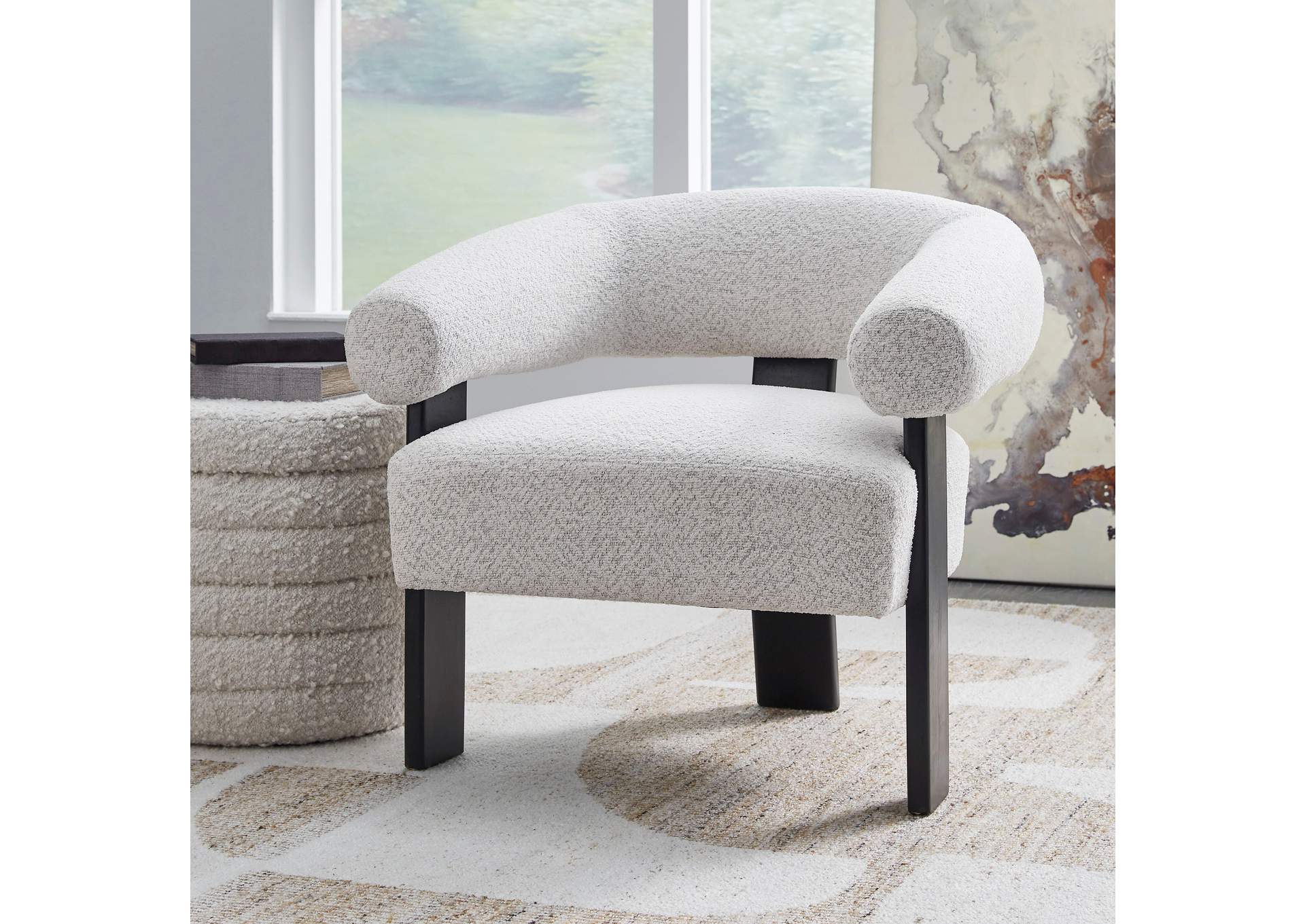 Dultish Accent Chair image 2