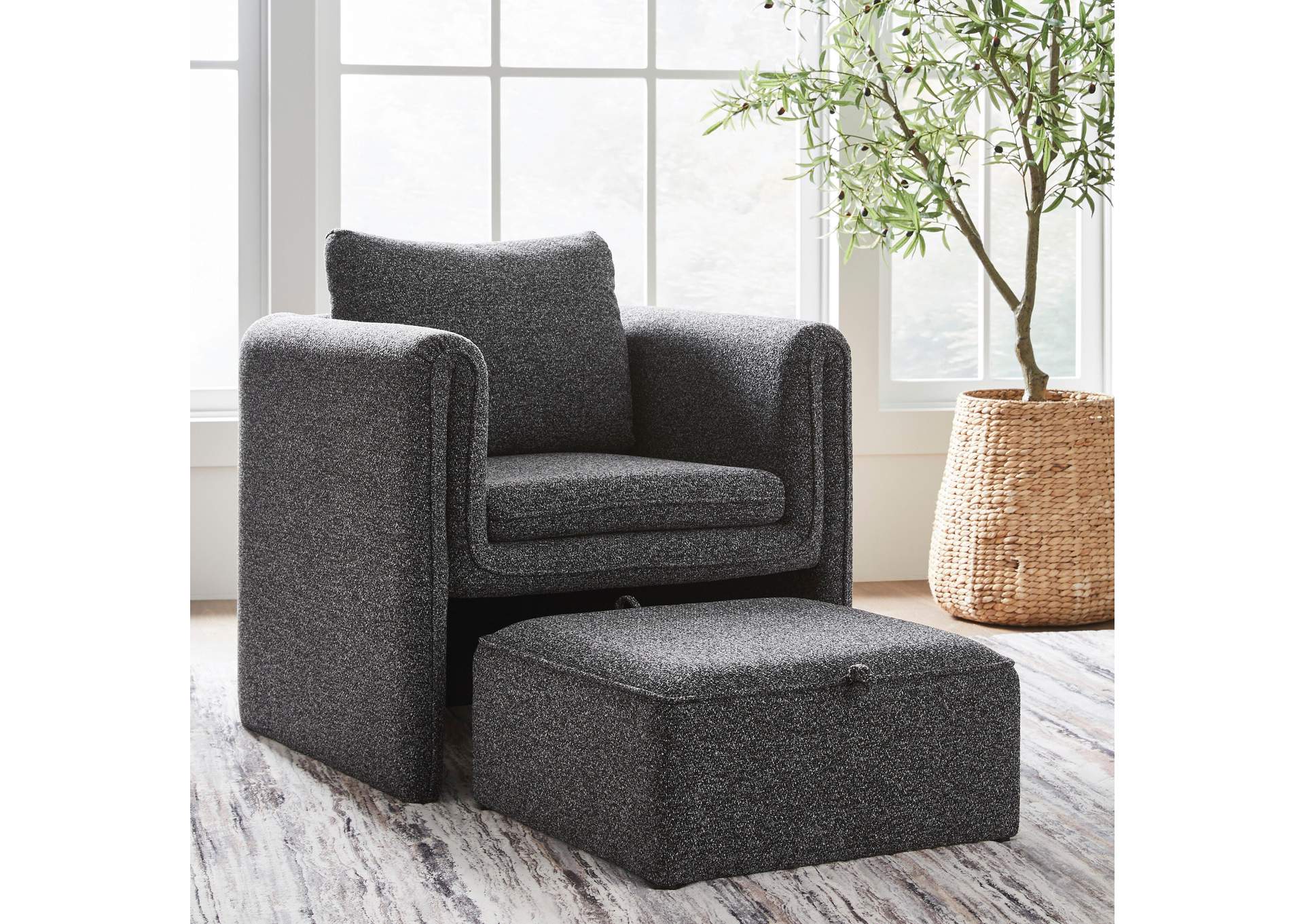 Vreni Accent Chair image 5