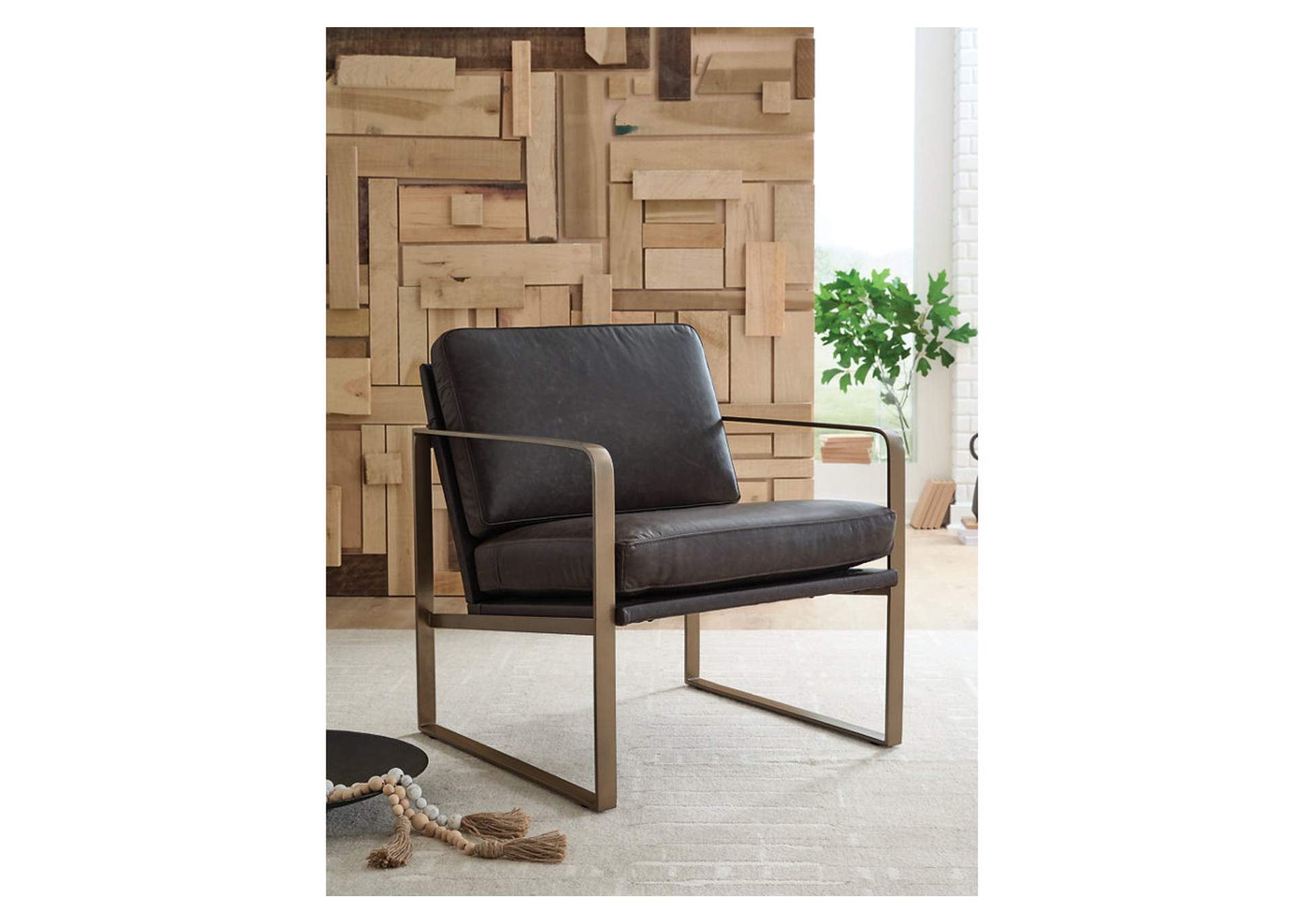 Bradett Accent Chair image 2