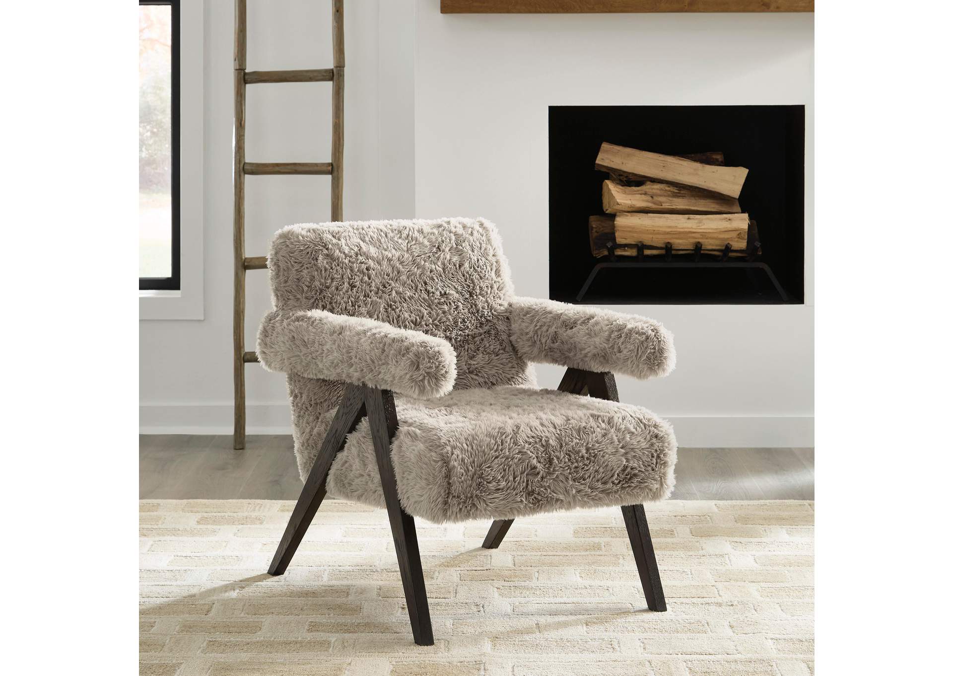 Goda Accent Chair image 5