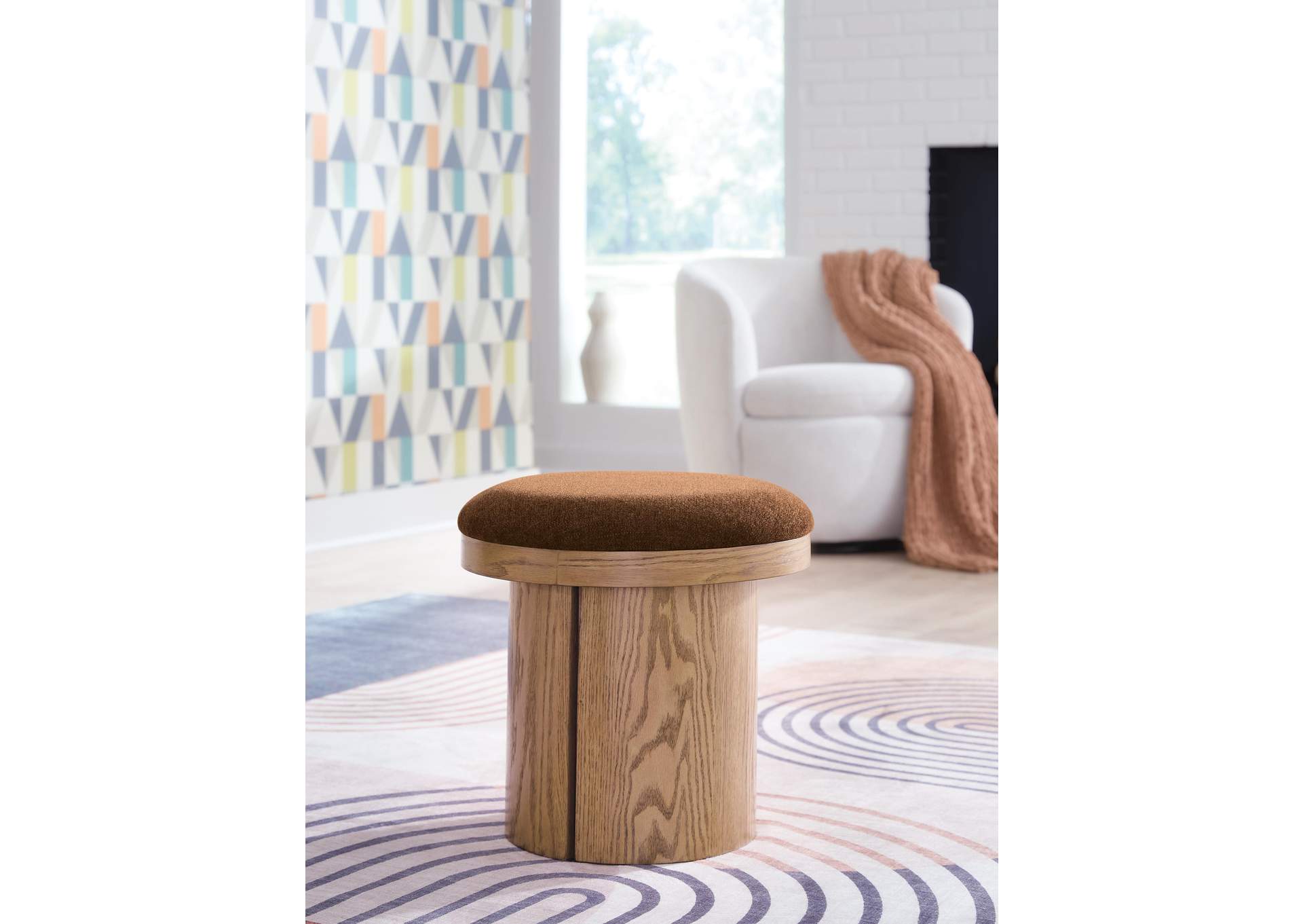 Lewisen Stool image 6