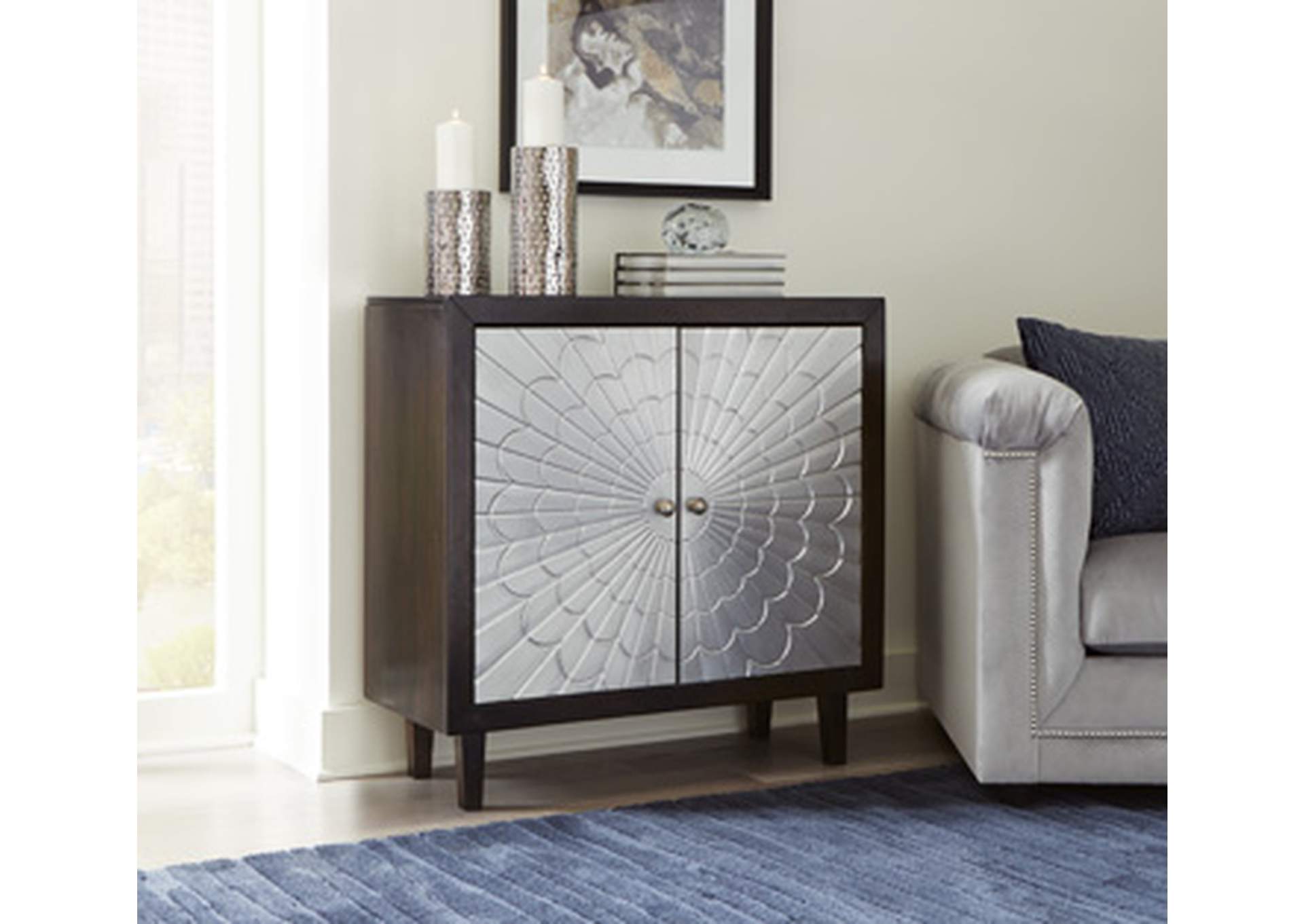 Ronlen Accent Cabinet image 7