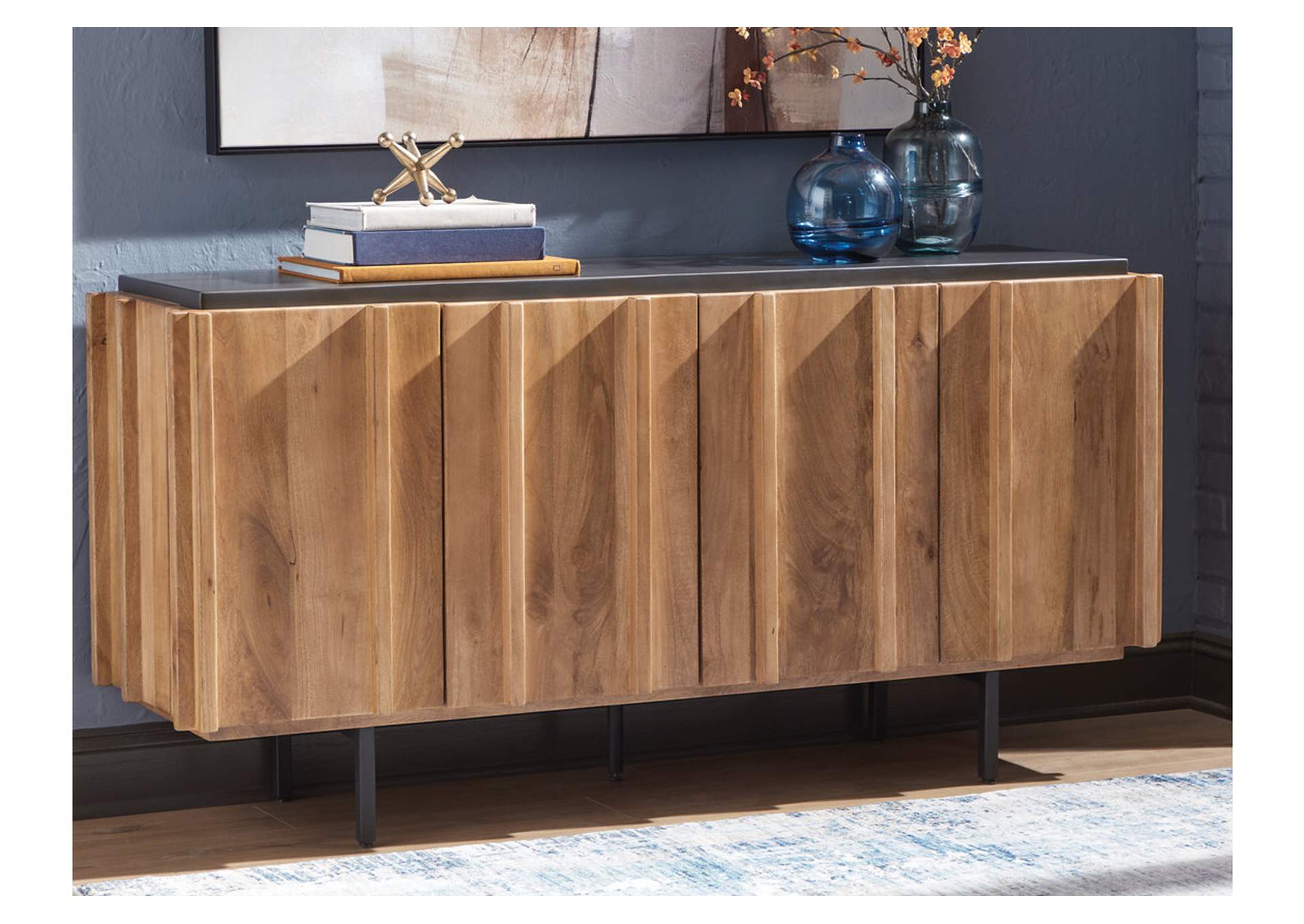 Quintavious Accent Cabinet image 2