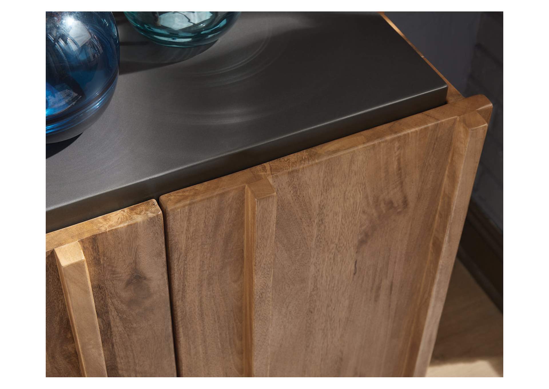 Quintavious Accent Cabinet image 7
