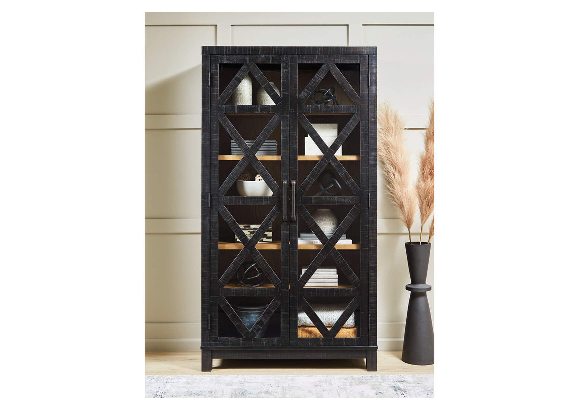 Christop Accent Cabinet image 2