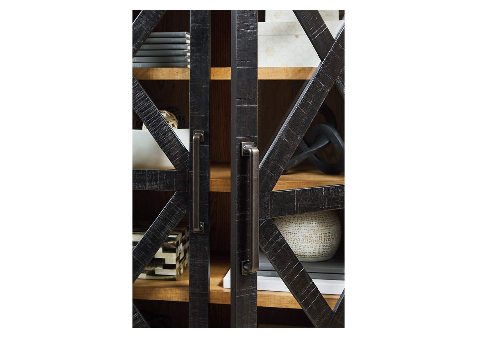 Christop Accent Cabinet image 7