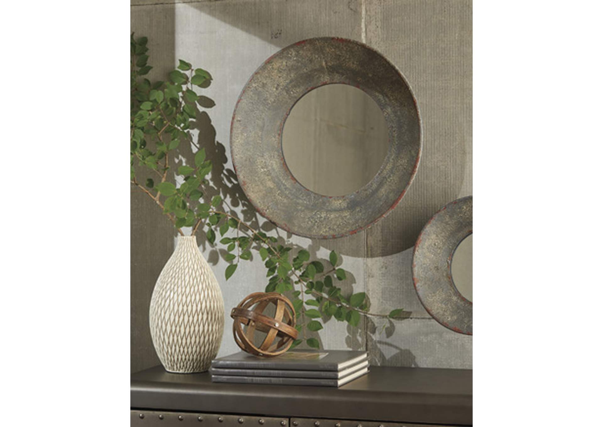 Carine Accent Mirror image 3
