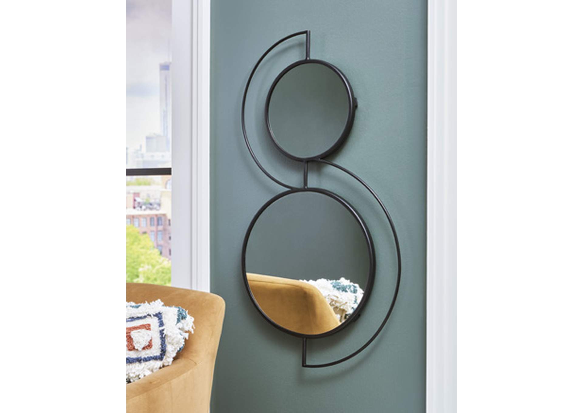 Shayham Accent Mirror image 8
