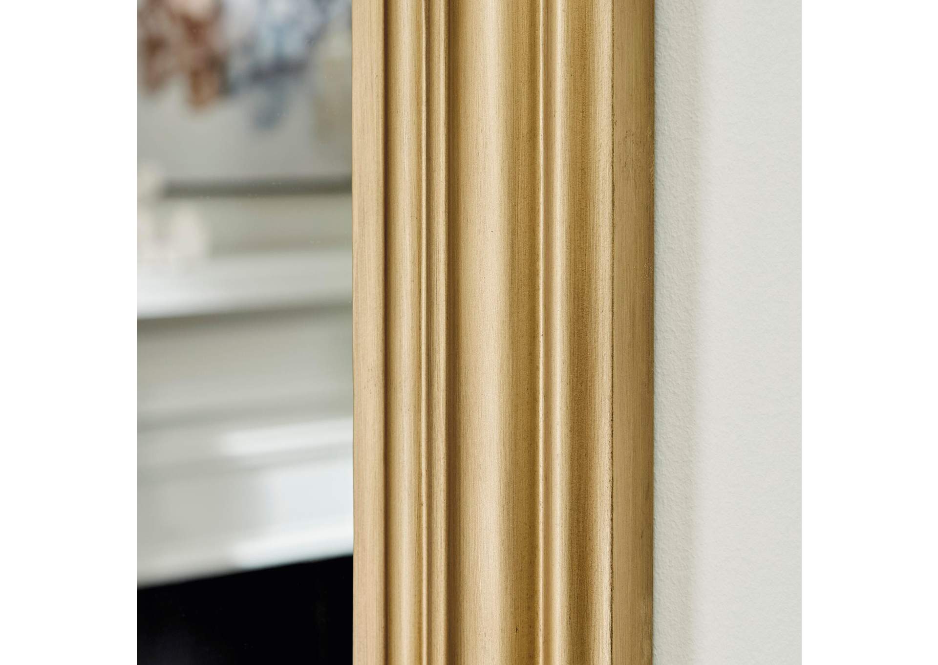 Keneriah Accent Mirror image 6