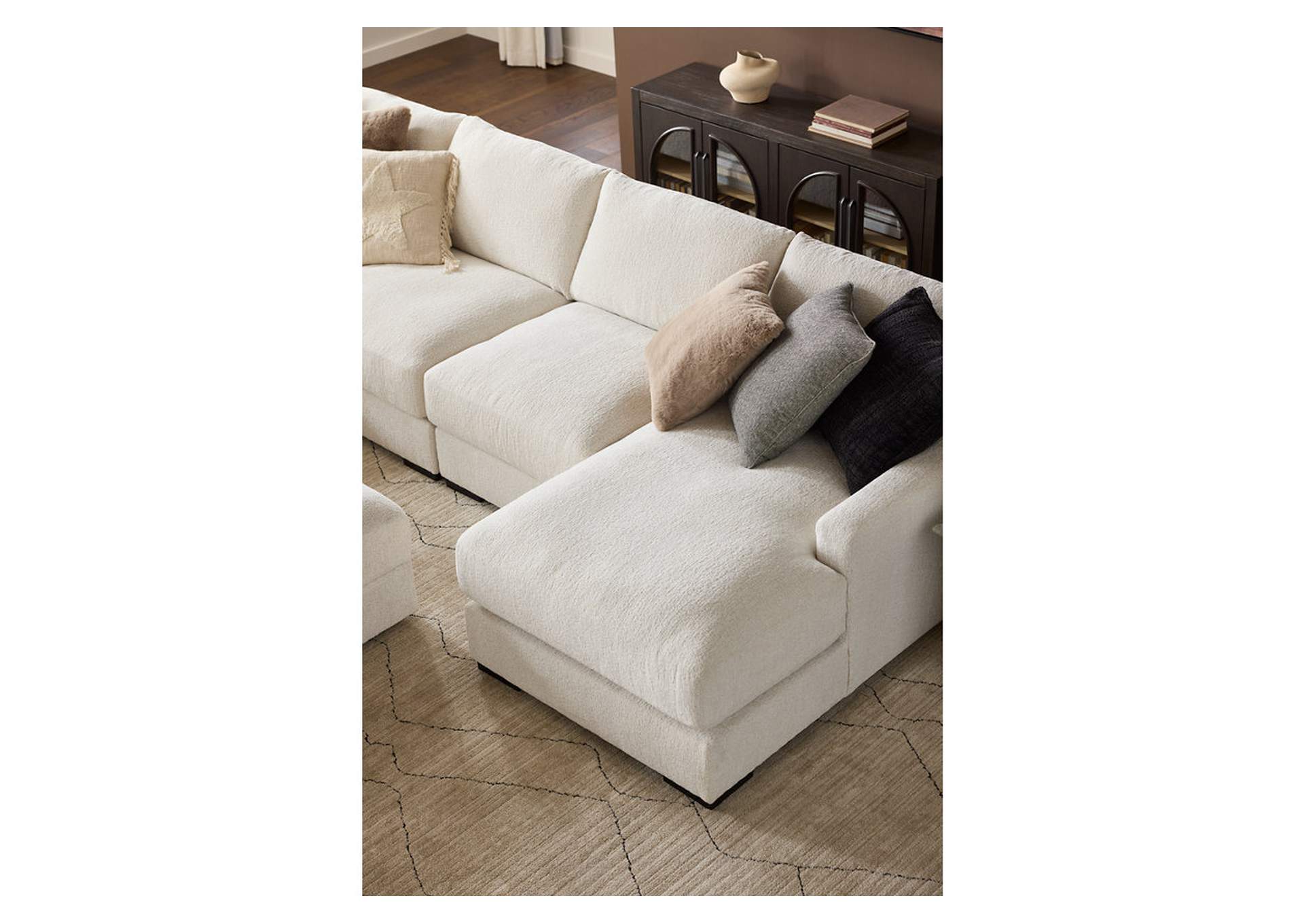 Elissa Court 4-Piece Sectional image 6