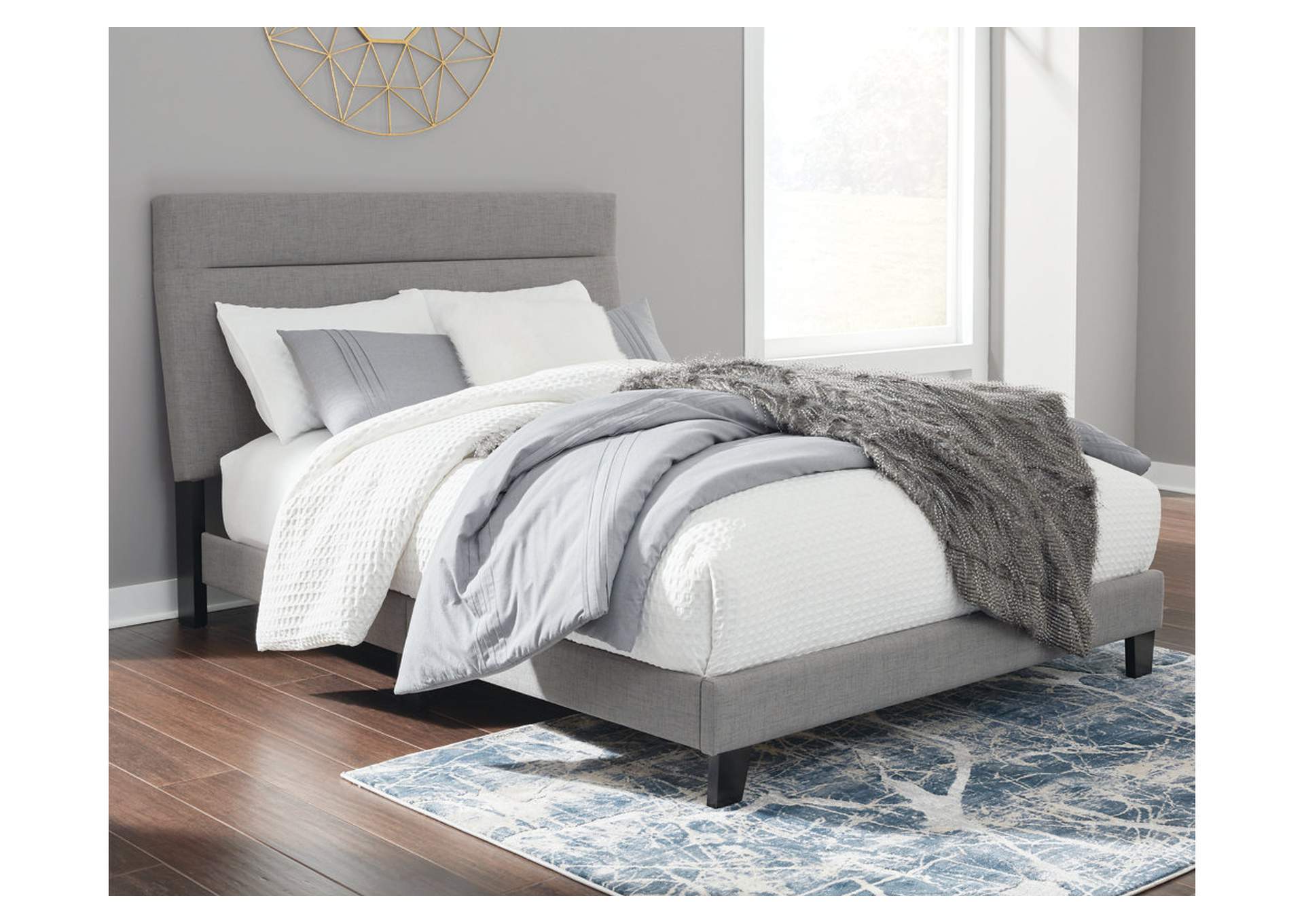 Adelloni Queen Upholstered Bed image 2