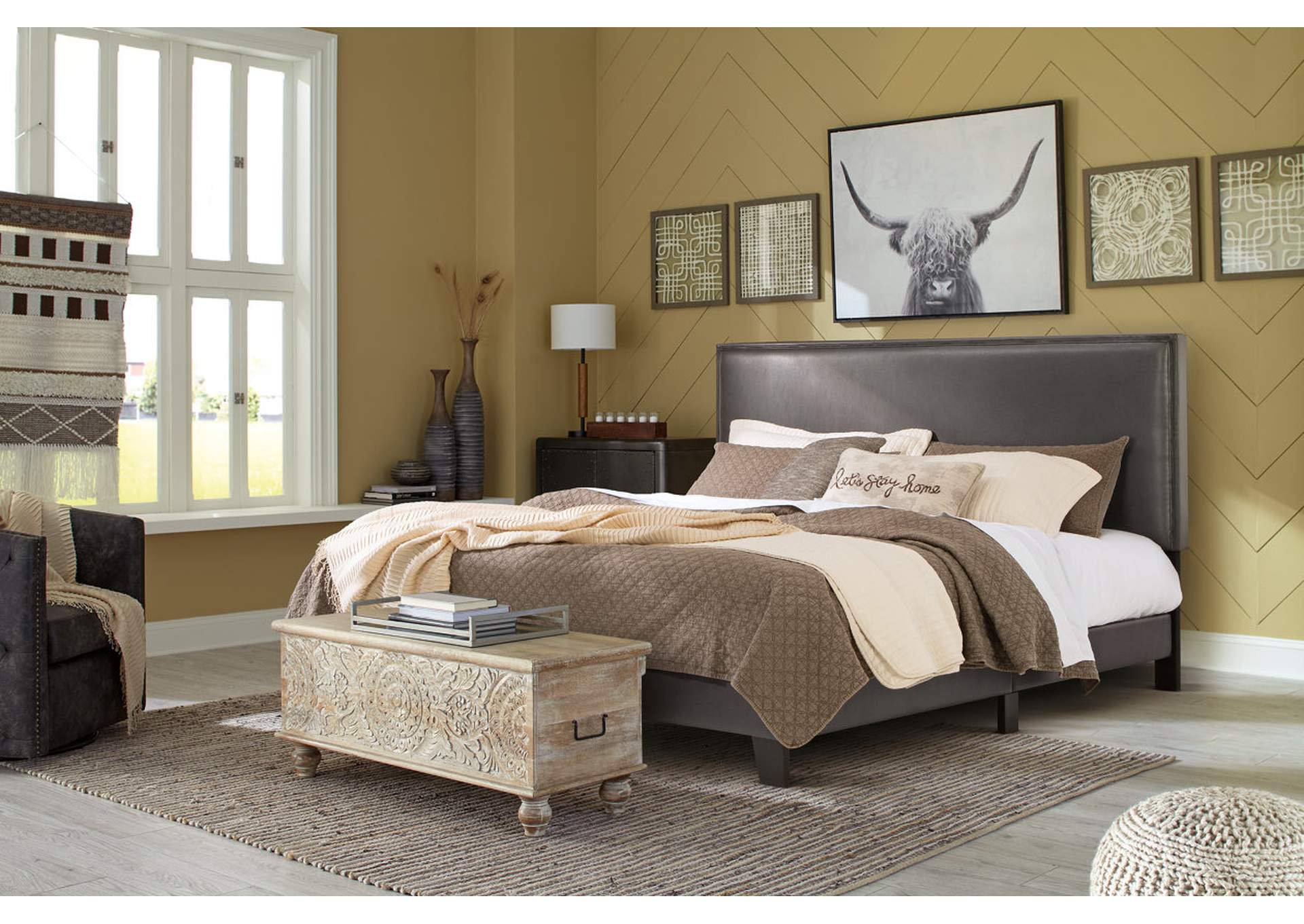 Mesling King Upholstered Bed image 2