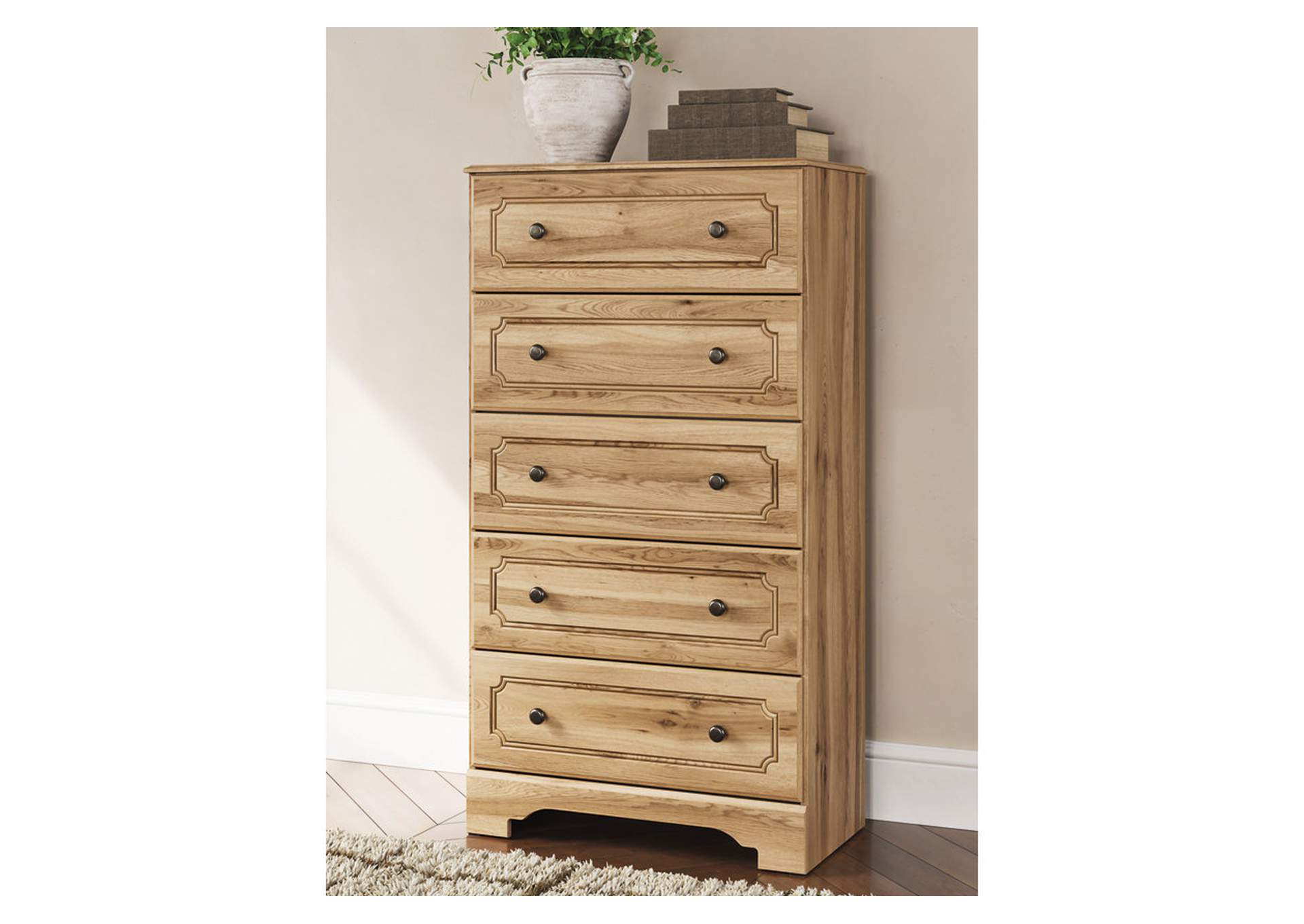 Aleaport Chest of Drawers image 9