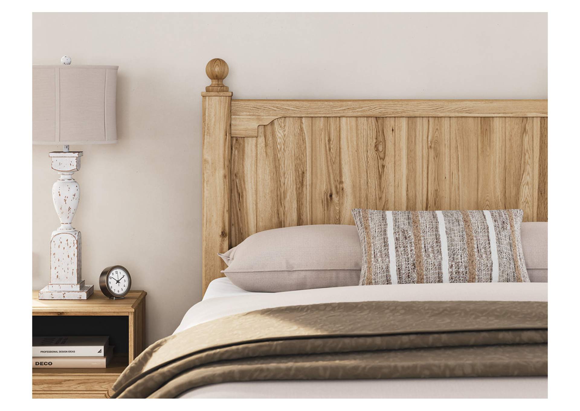 Galletyn Queen Panel Bed with Mirrored Dresser image 6