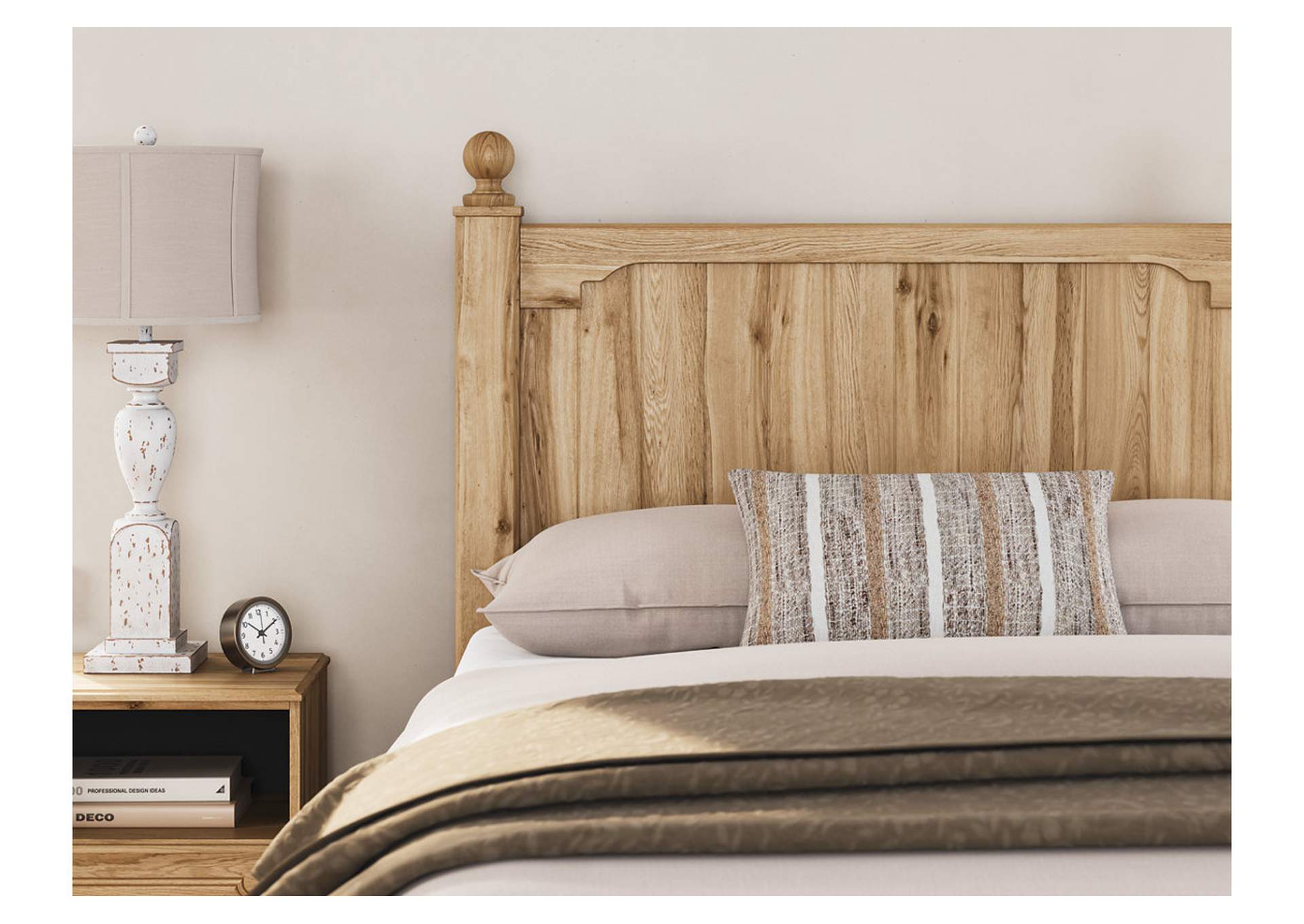 Galletyn Full Panel Bed with Mirrored Dresser and Nightstand image 7