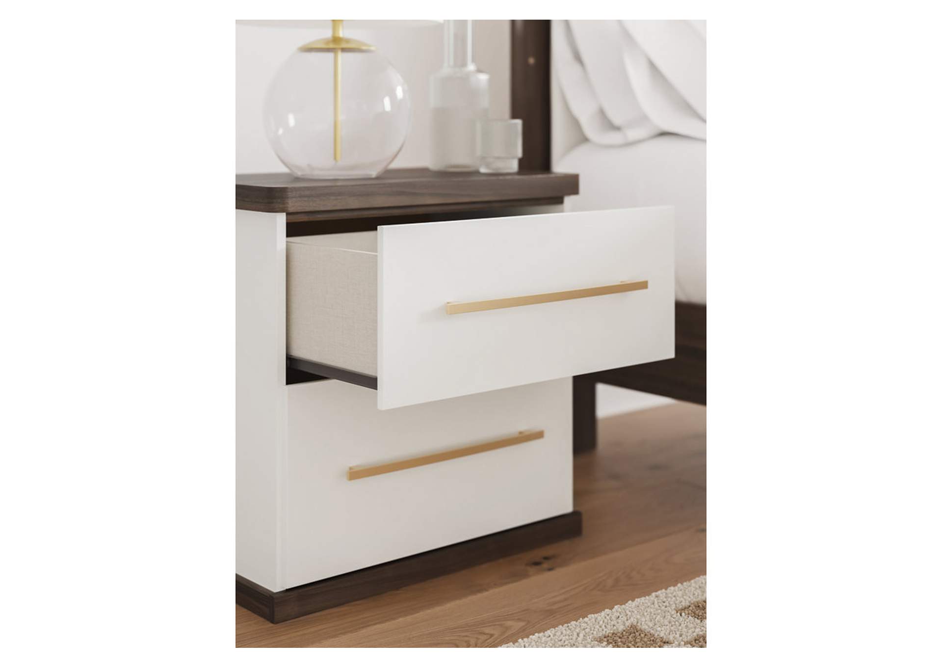 Kendanport Nightstand image 10