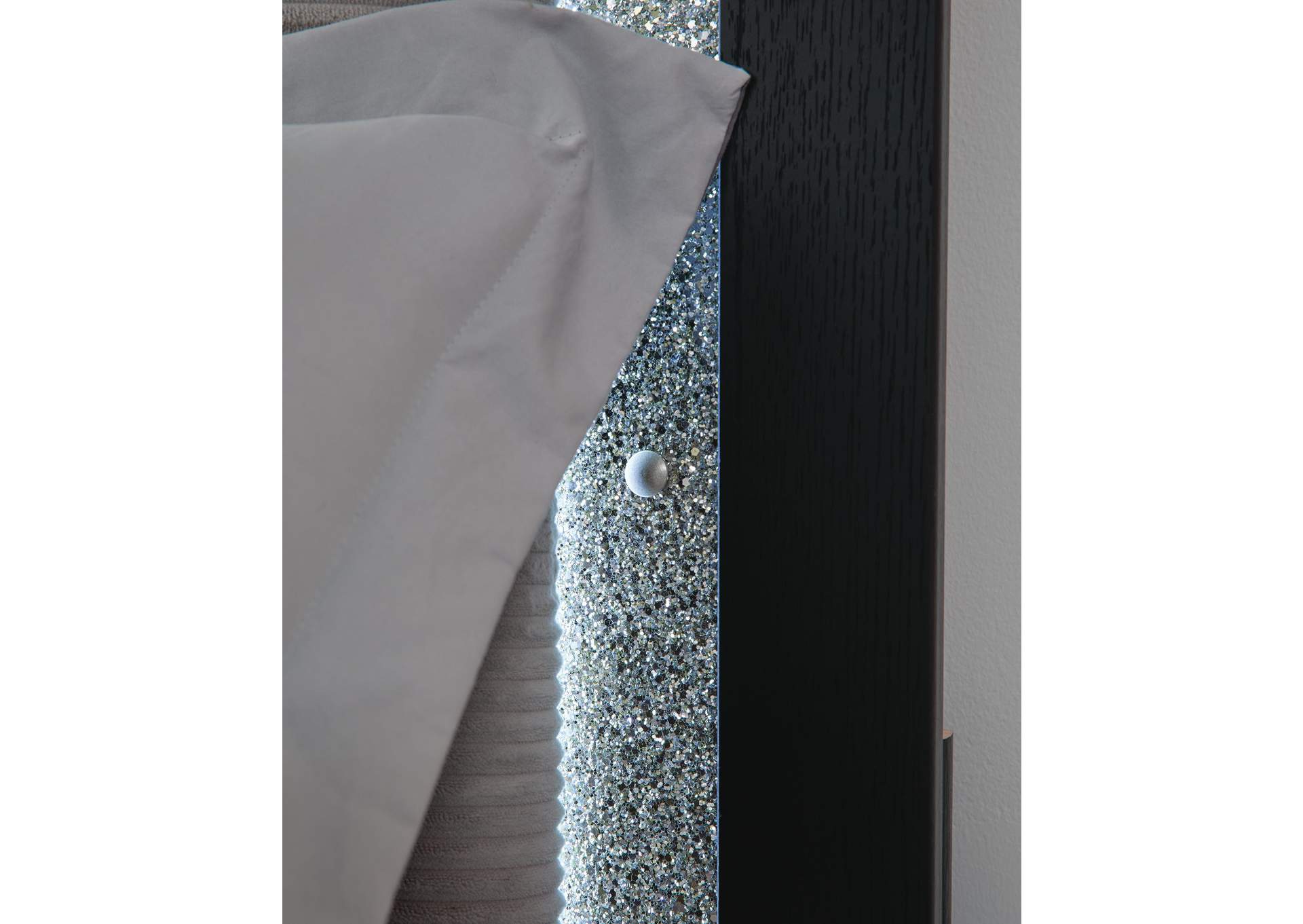 Maeling Twin Upholstered Panel Bed image 6