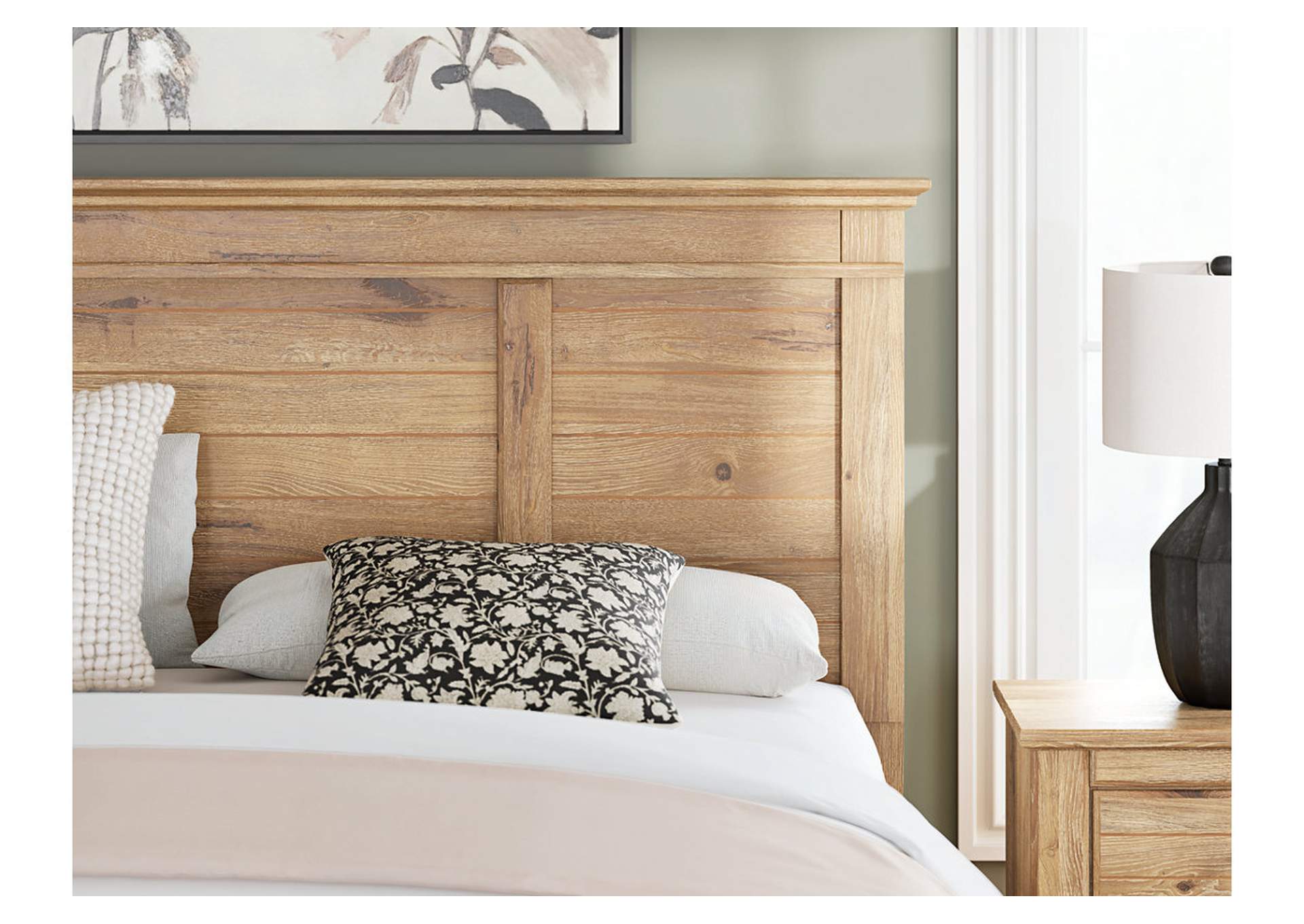 Makidern King Panel Bed image 9