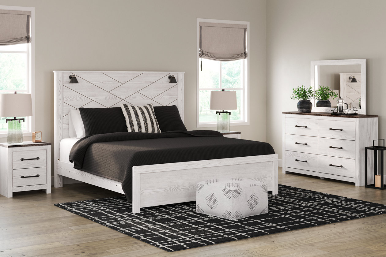 Gerridan King Panel Bed