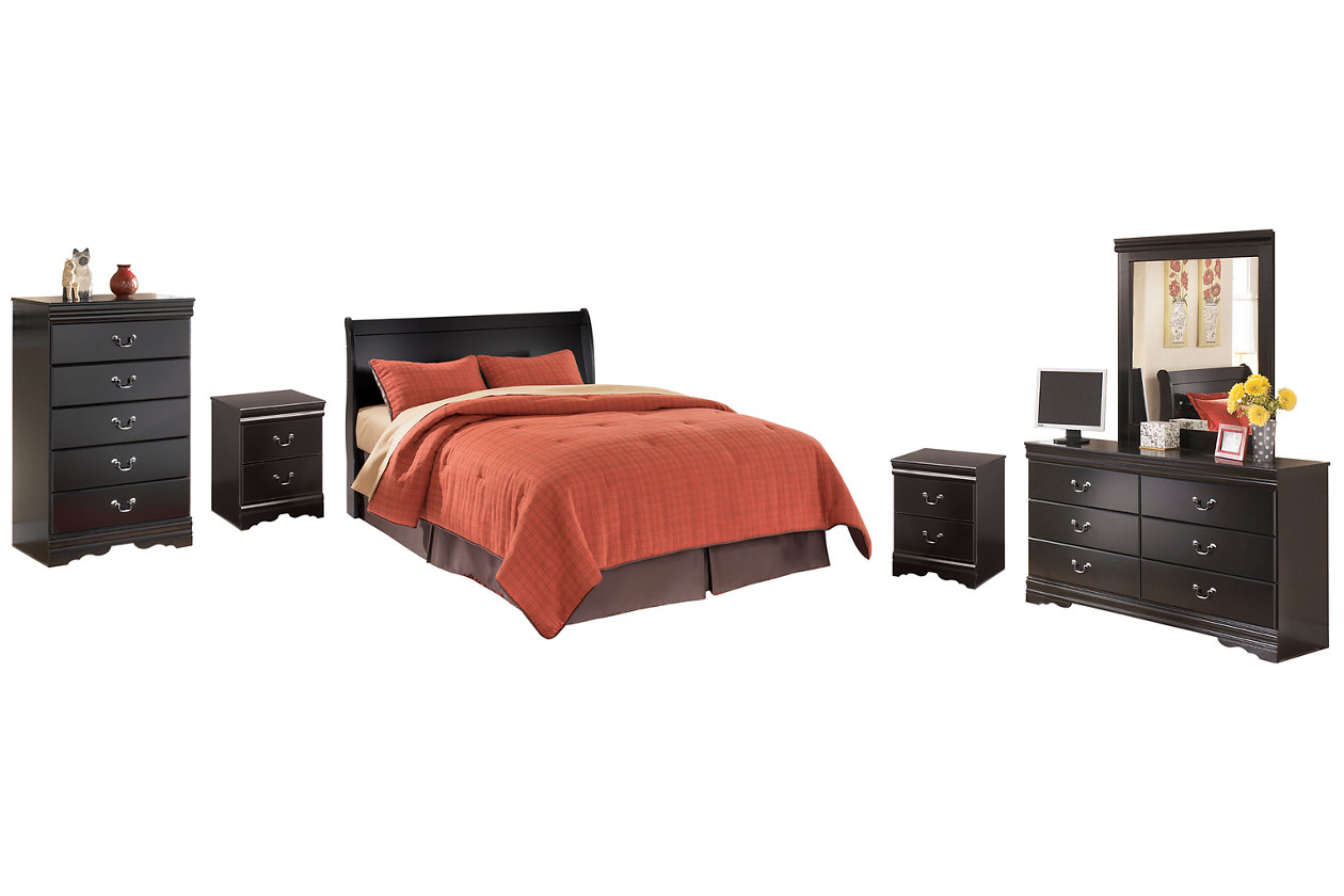 Huey Vineyard Queen Sleigh Headboard Bed with Mirrored Dresser, Chest and 2 Nightstands