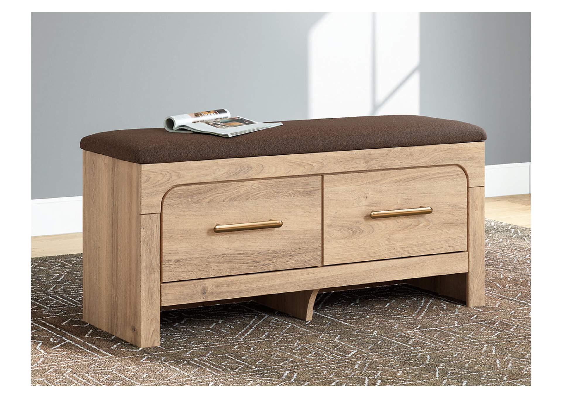 Kinlanni Bedroom Storage Bench image 3